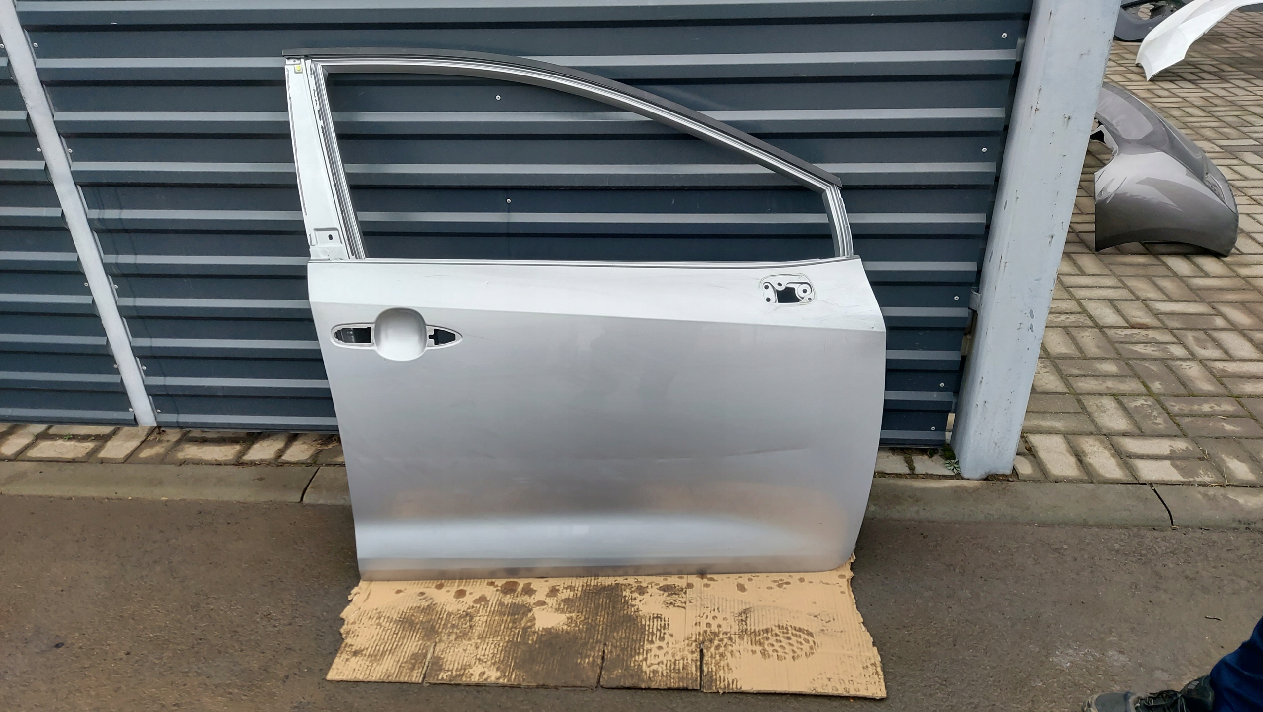 Toyota Corolla E210 Tür Vorne Rechts Door Porta Porte - Thumbnail 1