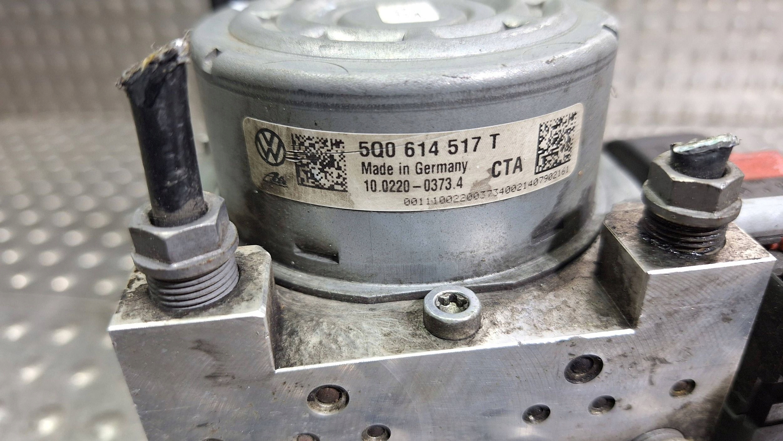 pump control unit ABS 5Q0614517T 5Q0907379AA AUDI A3 8V GOLF VII