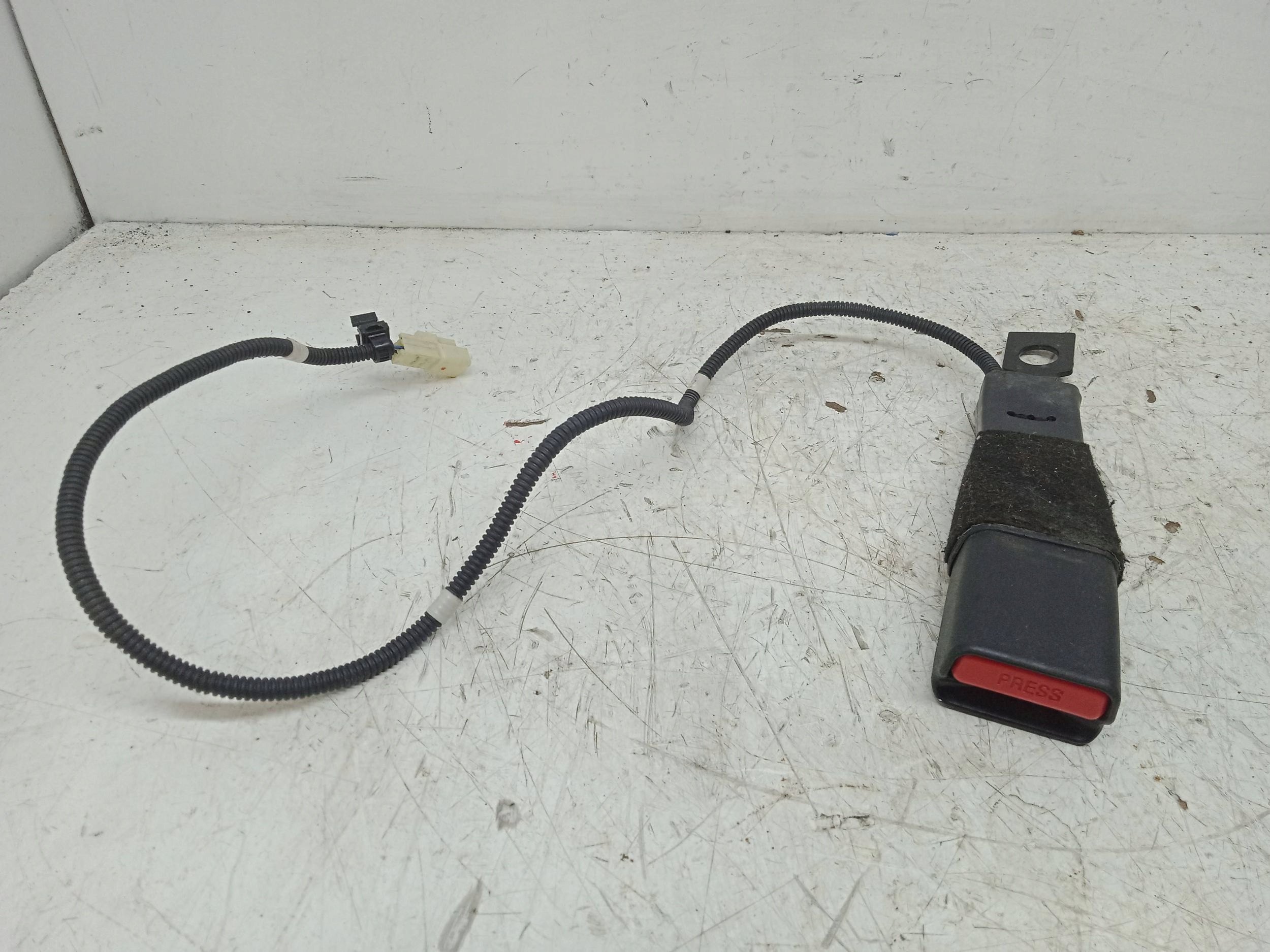 Fixation arbre ceintures sécurité de Sécurité Droite Avant SUZUKI SWIFT MK8 2019R