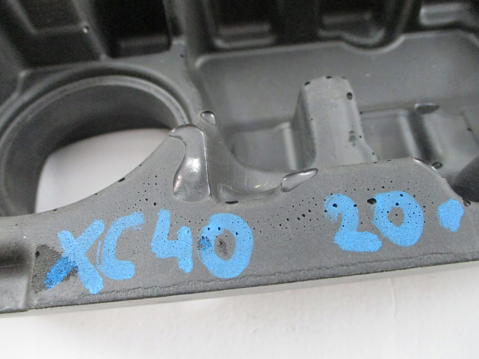 engine housing cover VOLVO XC40 20R 32252730