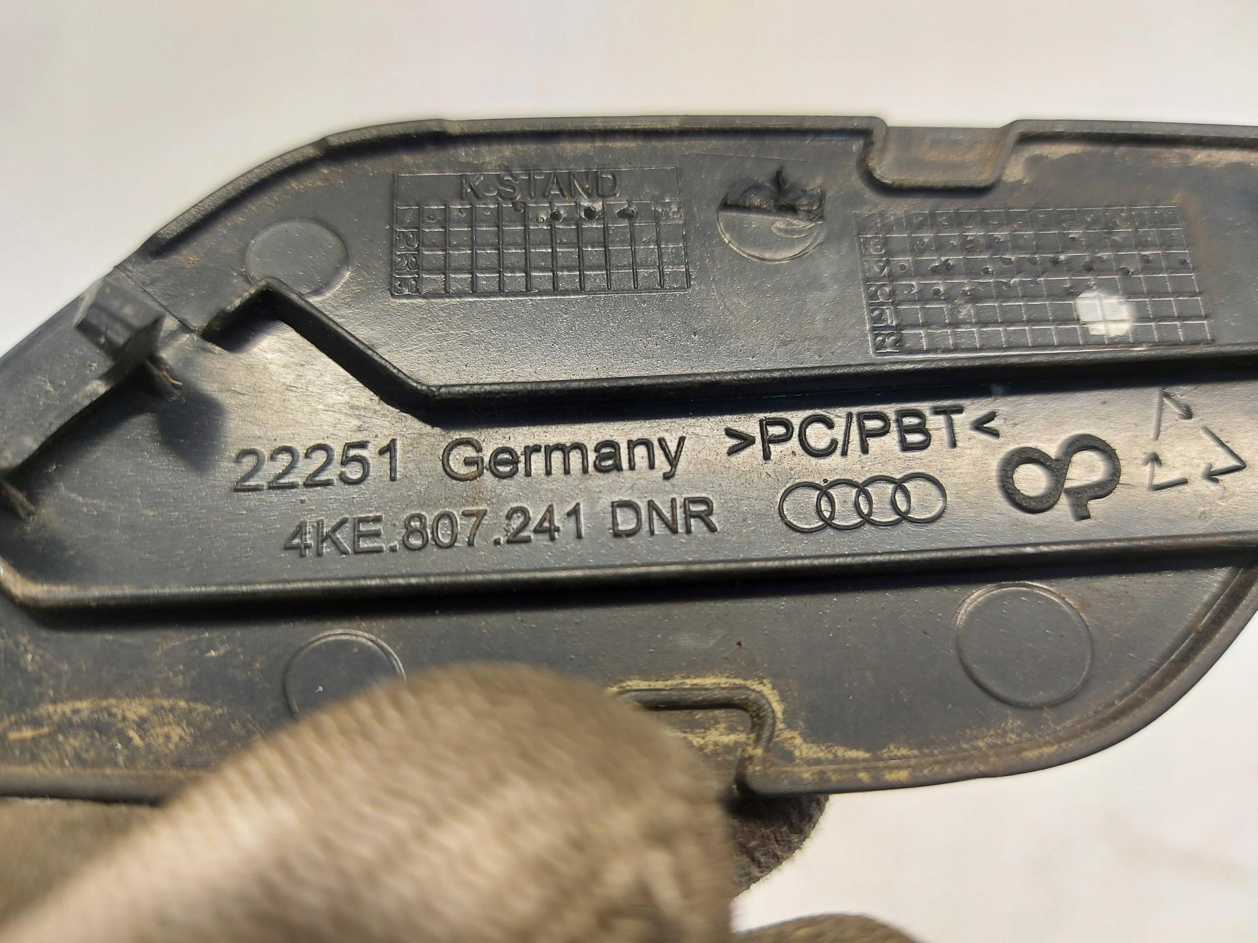 Audi Q8 E-TRON SUV 4KE towing hook cap of a bumper front front 4ke807241