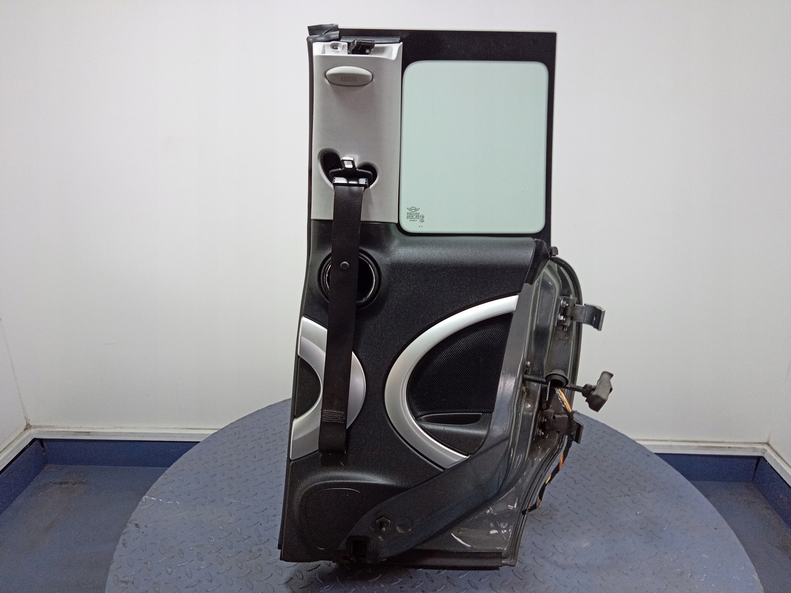 MINI CLUBMAN R55 DRZWI TYŁ PRAWE BOCZNE 871 Strona zabudowy tył - prawa