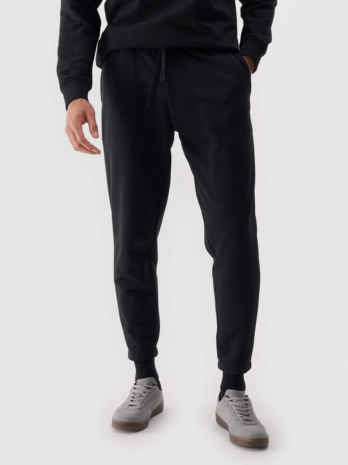 SPODNIE MĘSKIE DRESOWE 4F L JOGGERY TTROM1139 SS25 Marka 4F