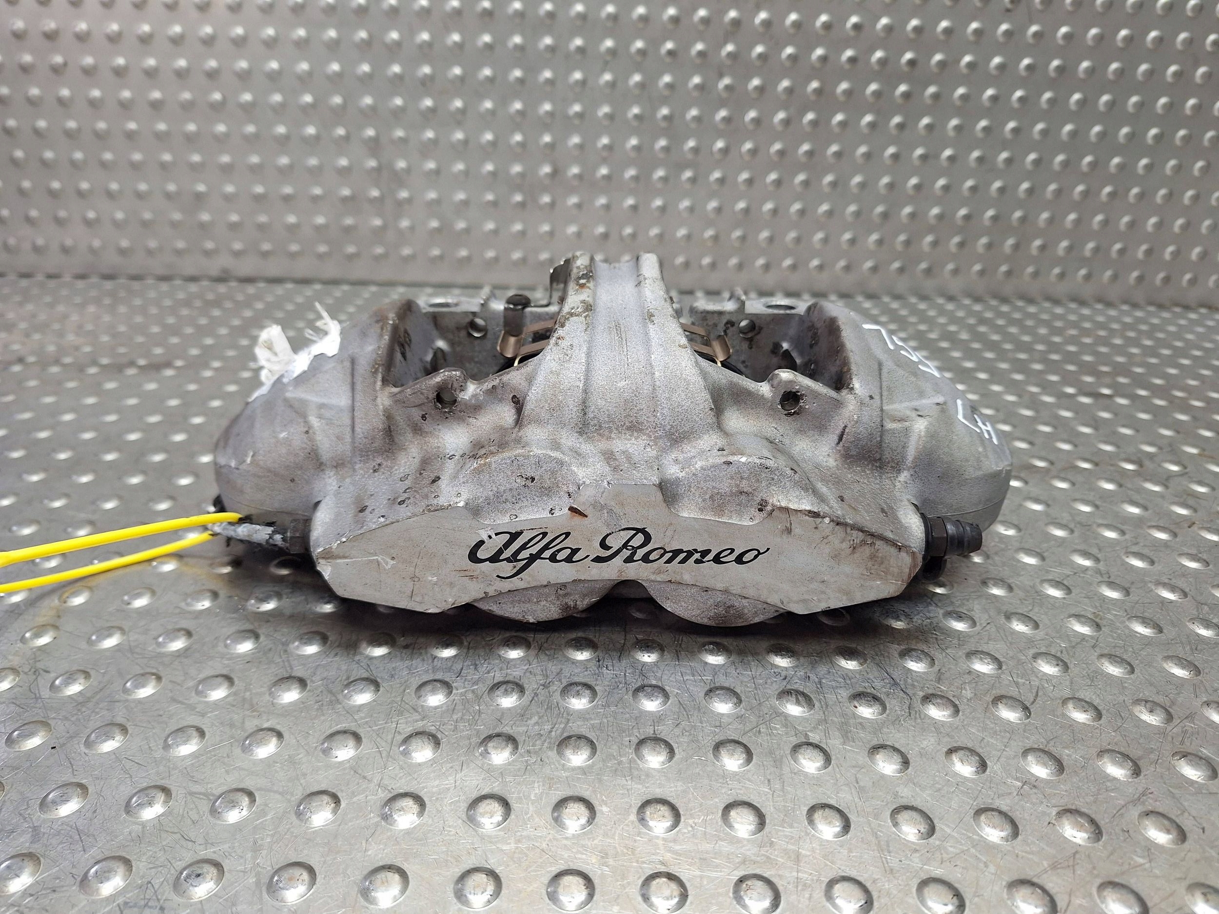 caliper brake left front ALFA ROMEO STELVIO 2.2 D BREMBO 20C29808