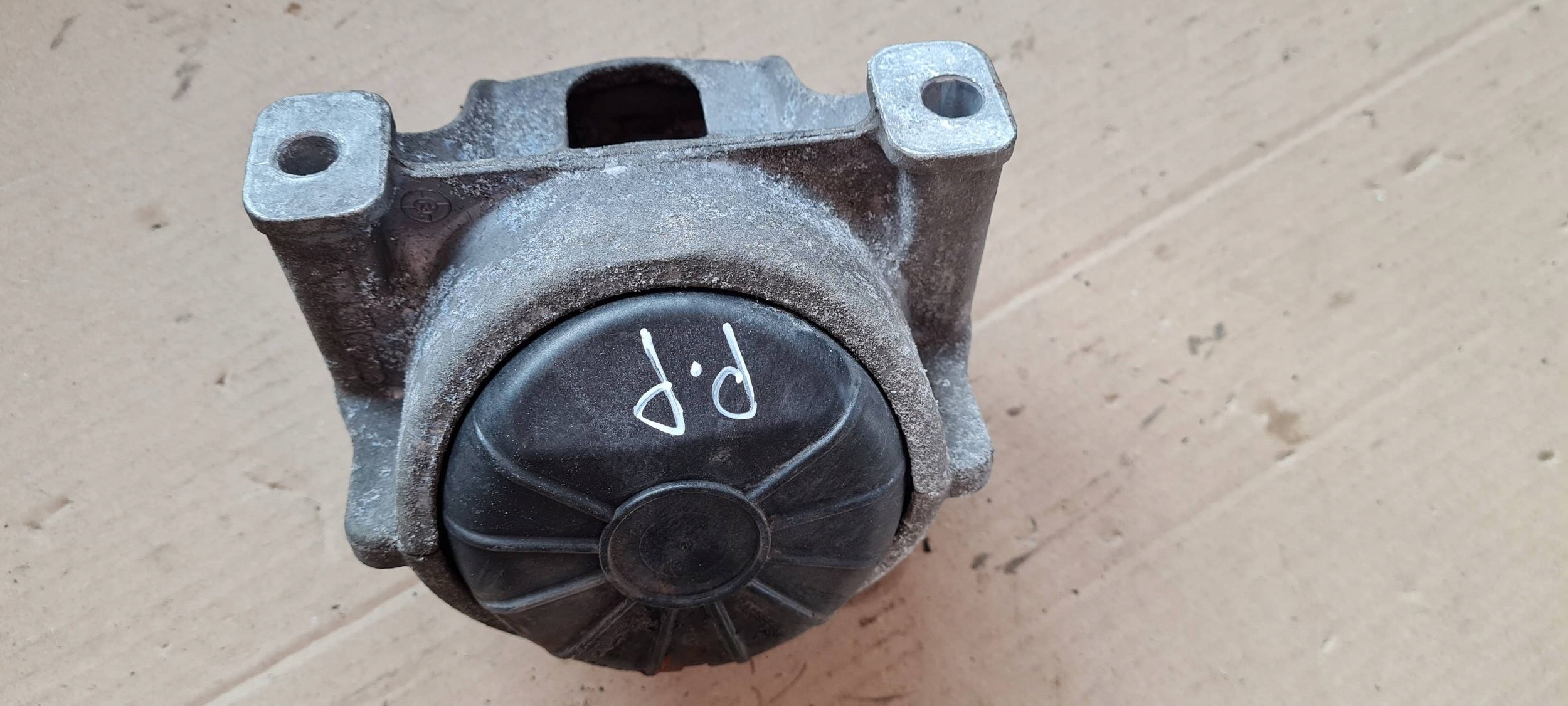 A4 B8 LIFT engine mount right 2.0 TDI A5 8T Q5