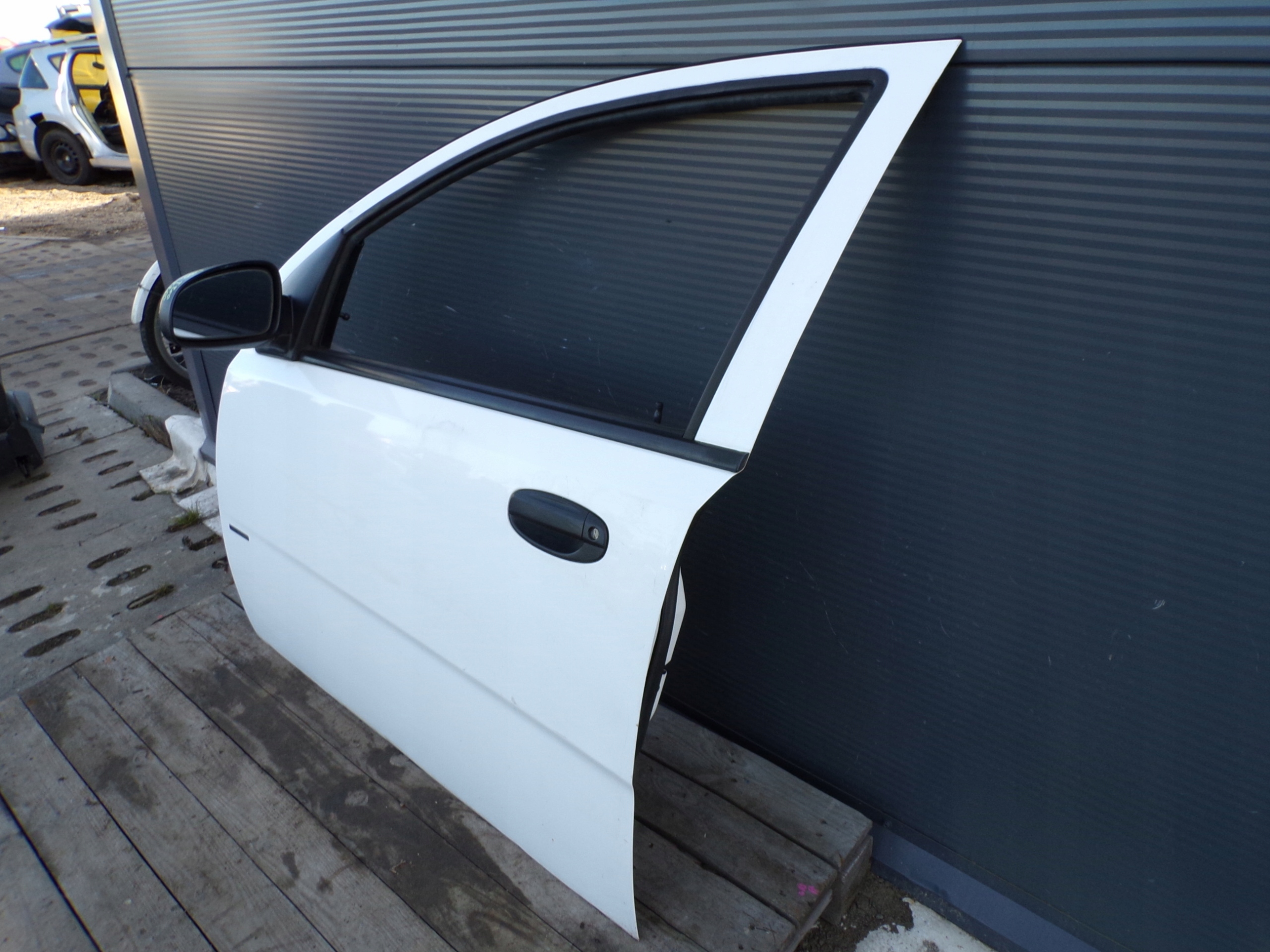 door left front CHEVROLET AVEO T200 T250 colour 11U