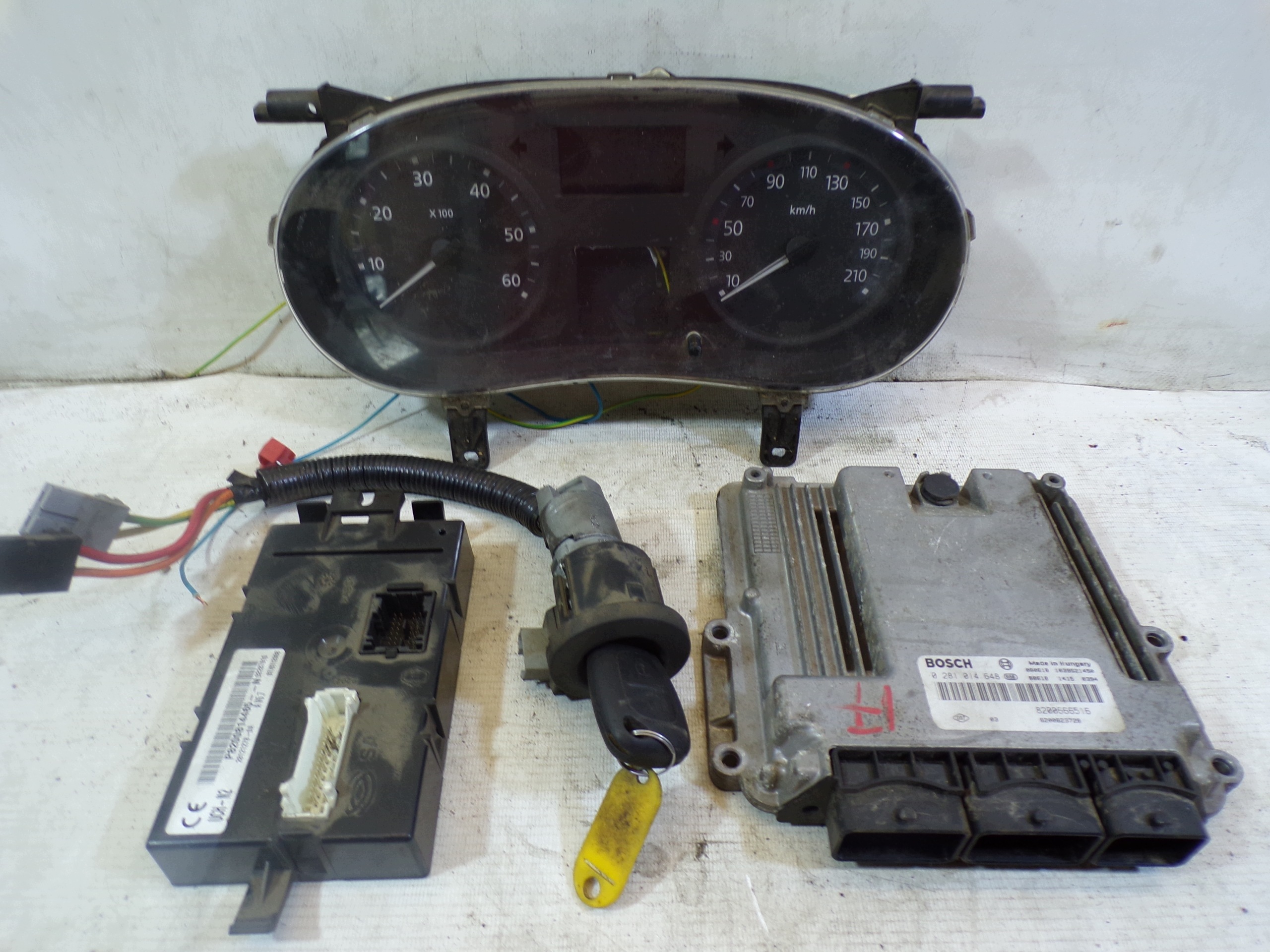 running board starter RENAULT TRAFIC 2 II 2.0 DCI 8200666516
