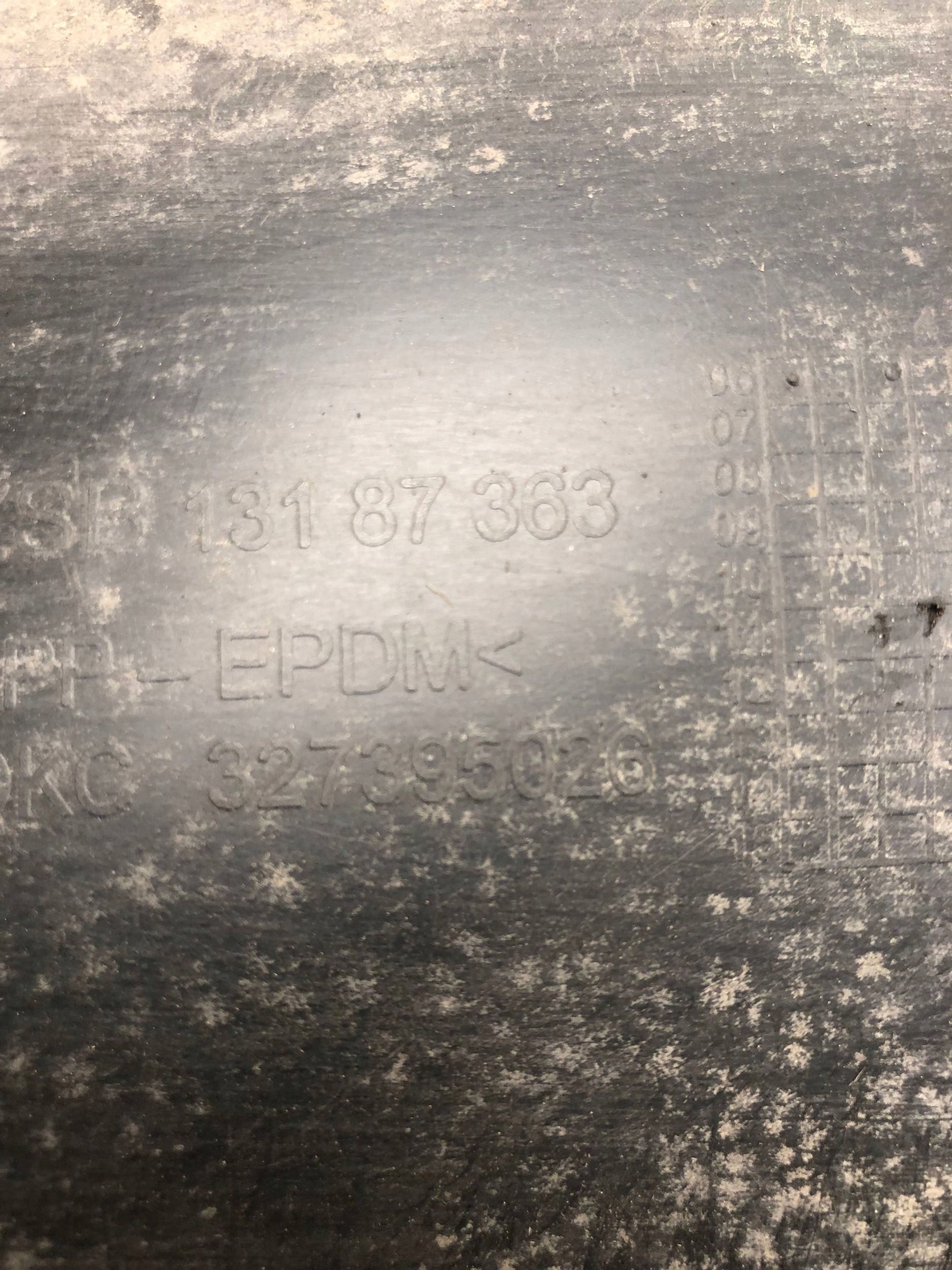 mudguard right rear part OPEL CORSA D 13187363