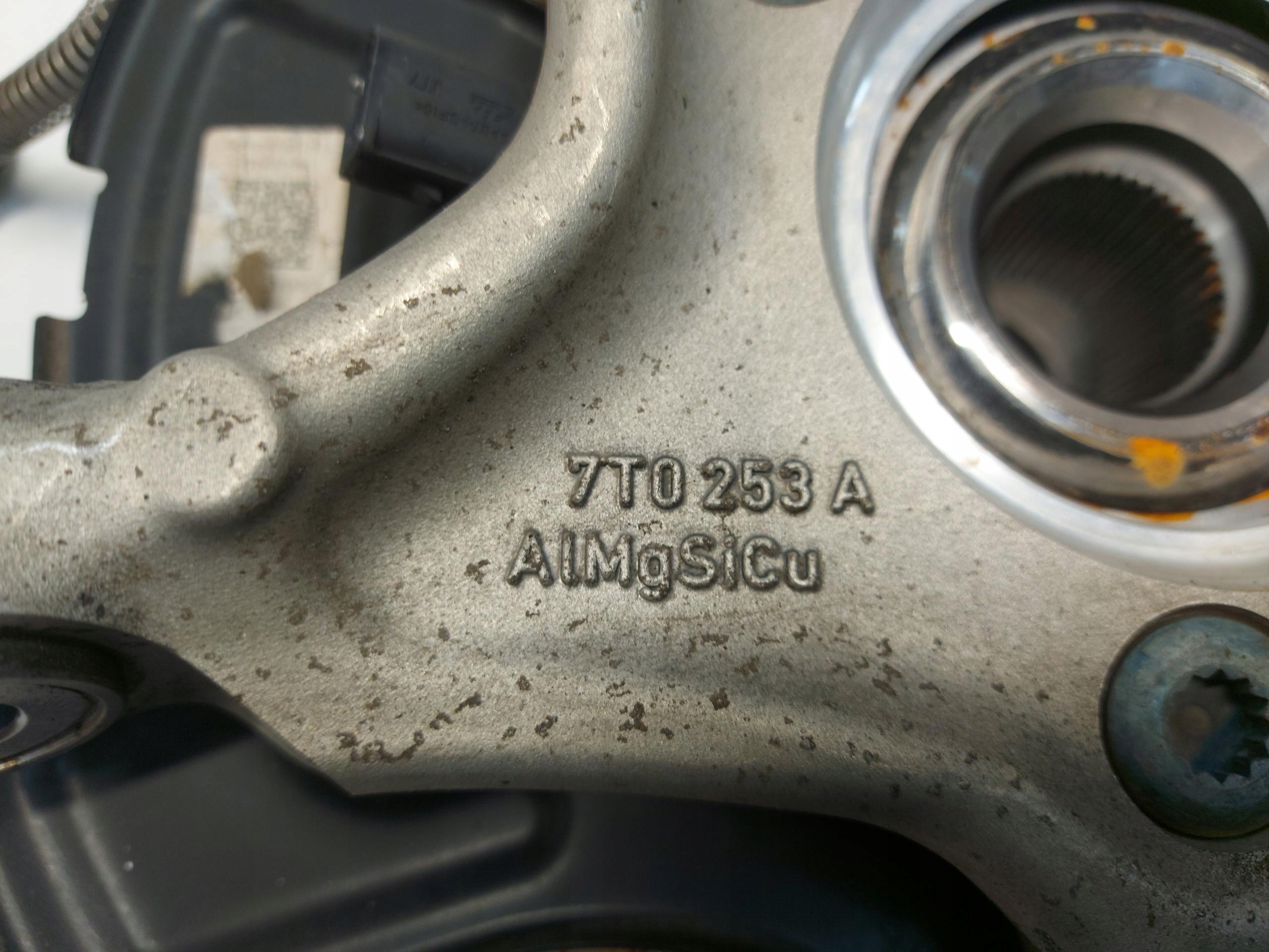 VW Multivan 7T0 T7 2023r swing left front front 2.0tdi 7t0407253a