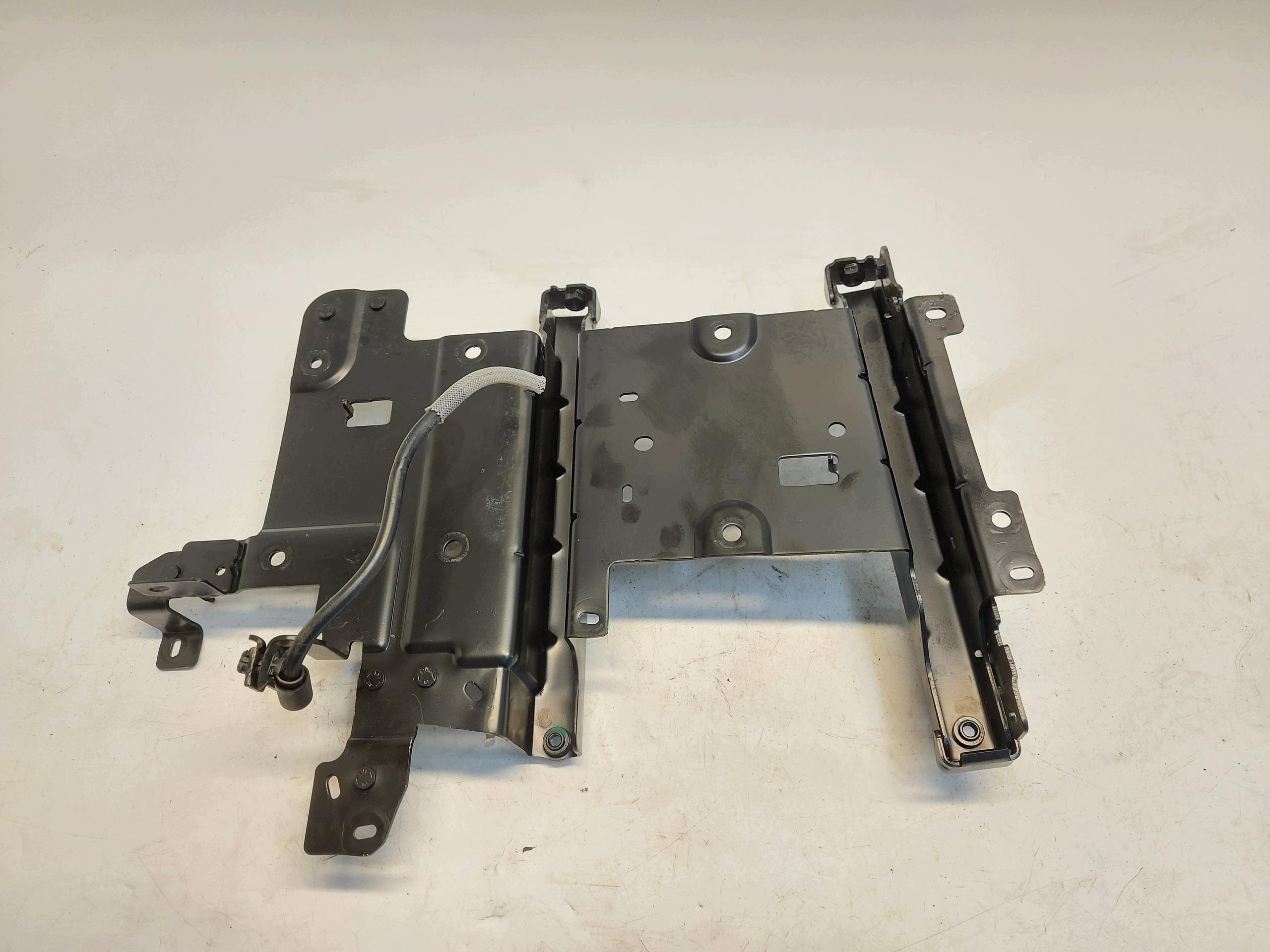 Peugeot 5008 III E5008 Console Support plaque falownika 9861584580