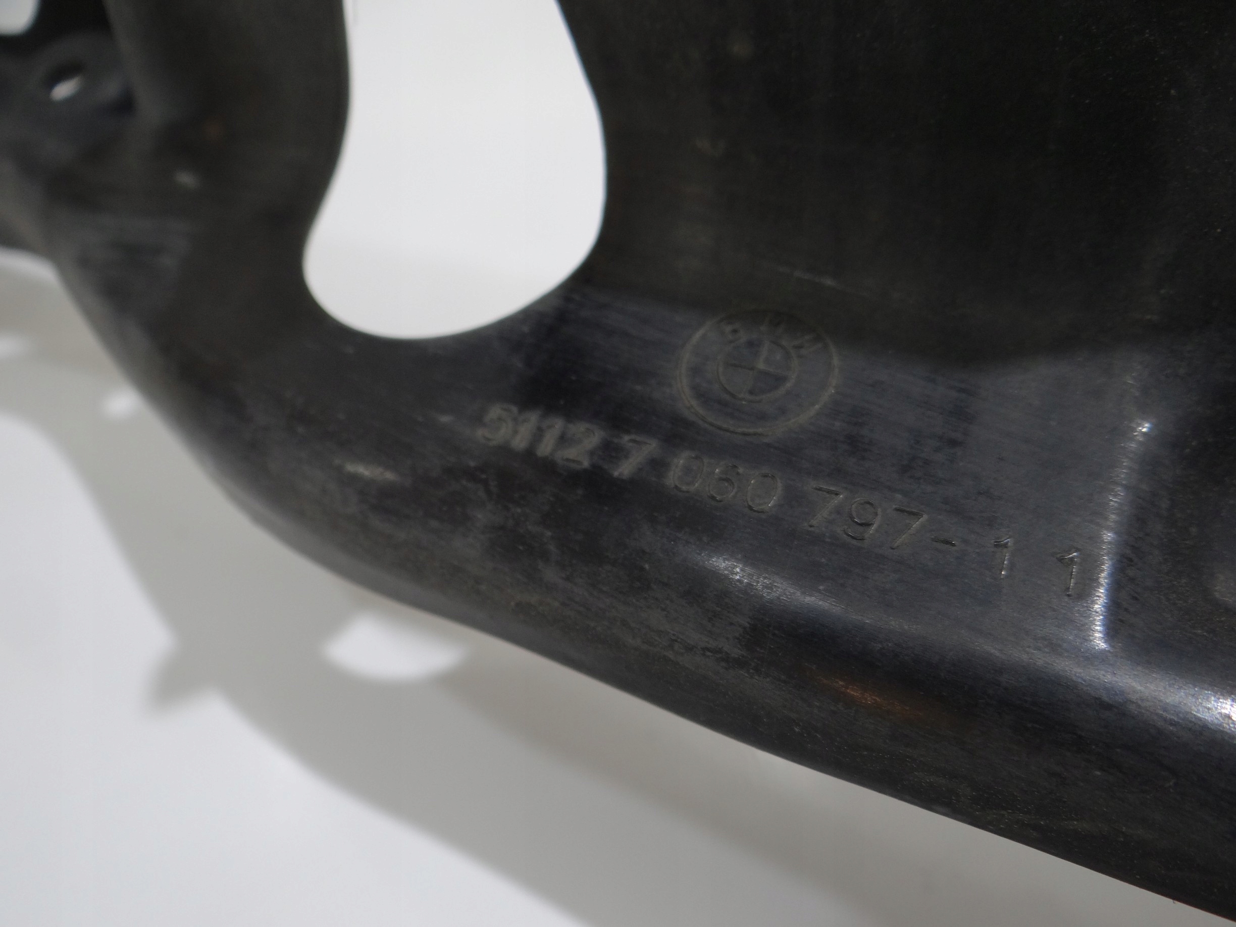 bumper bracket central rear part BMW E61 OE 7060797 (4647790)