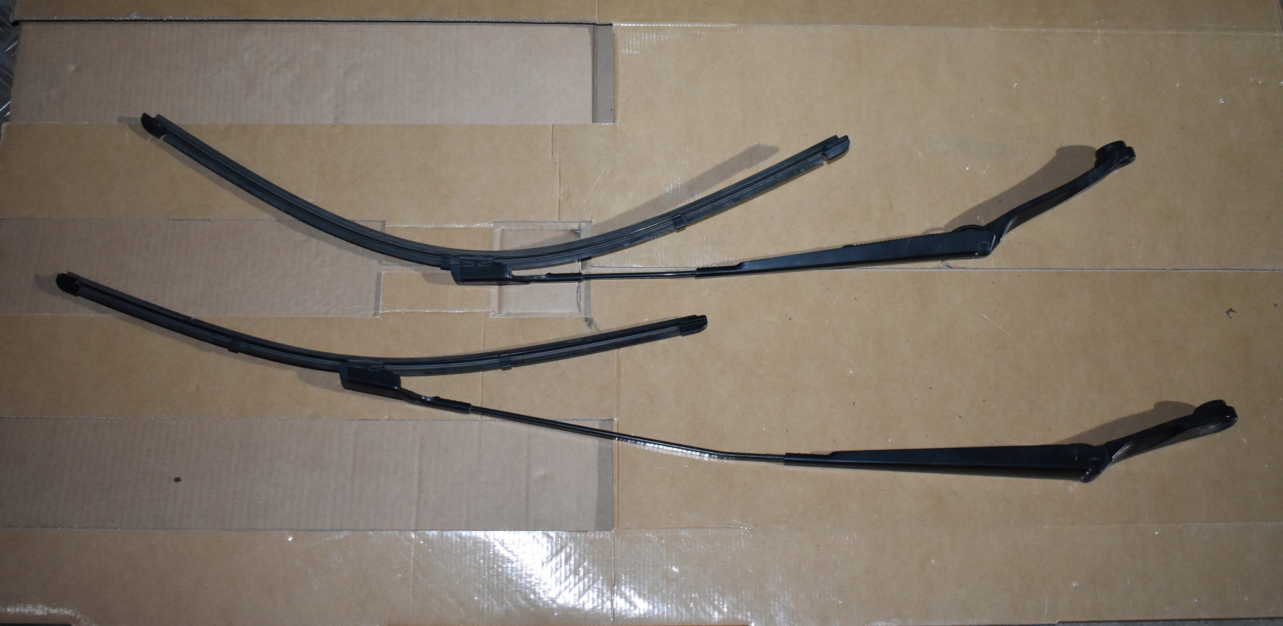 IDEALNE Bracci tergicristallo VW TOUAREG III 1