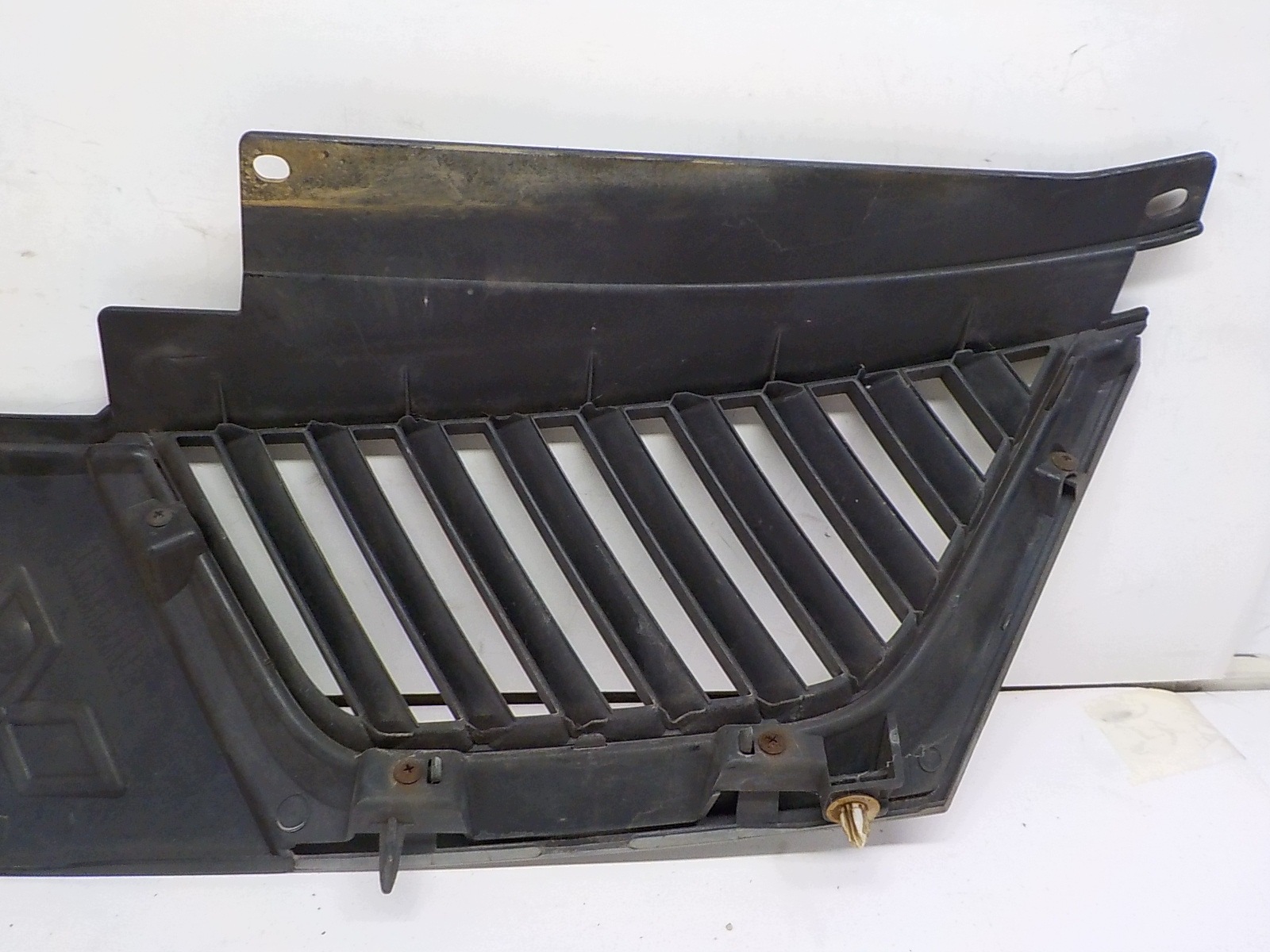MITSUBISHI OUTLANDER II grill grille radiator