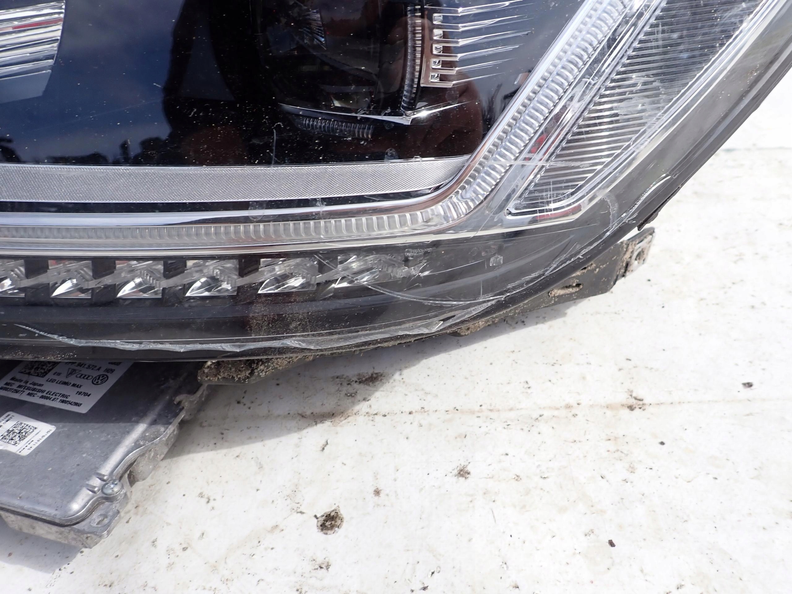 VW TOURAN III 5TA 15- light left front front