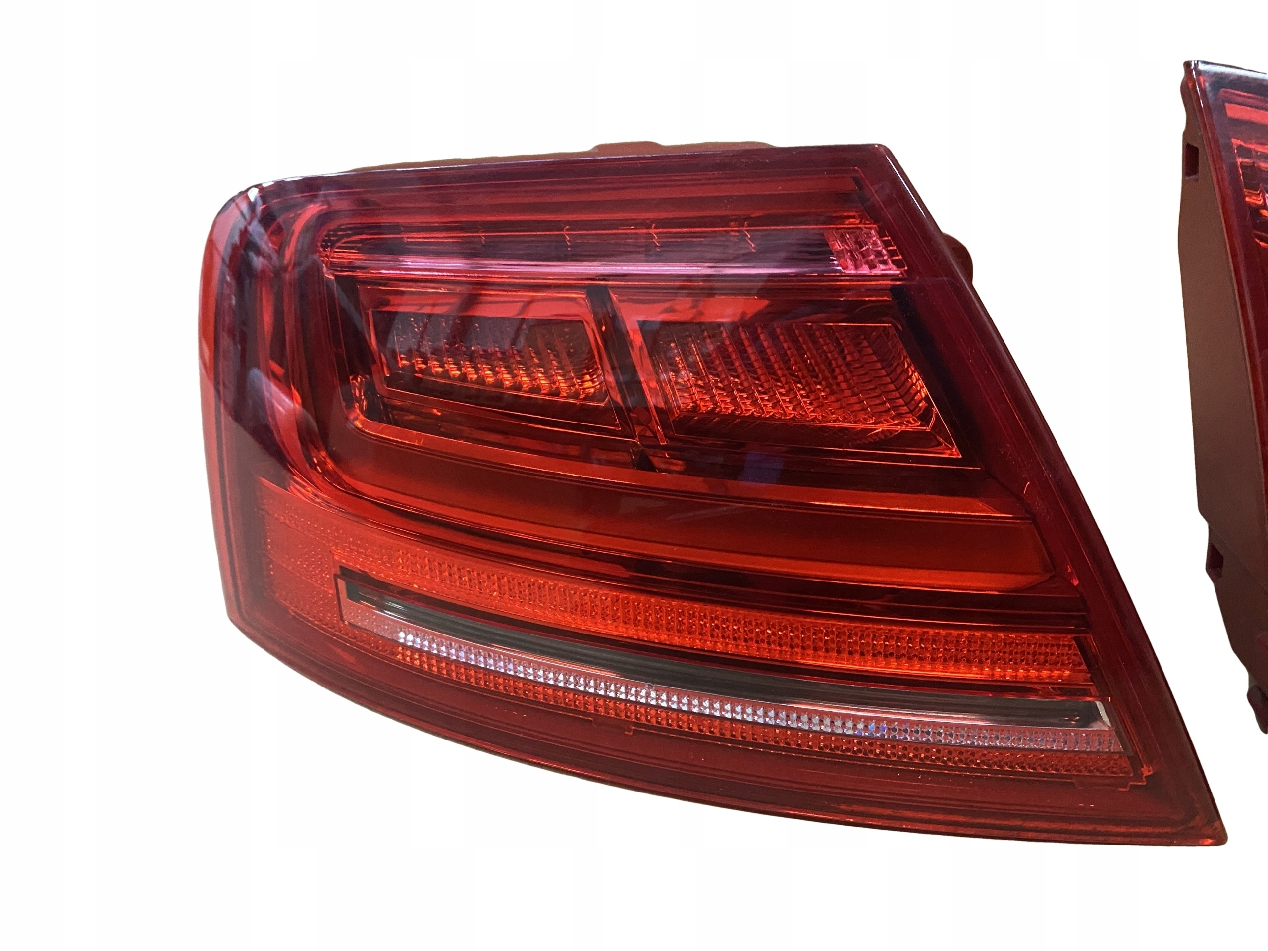 AUDI A8 4H D4 Leuchte heck LED 4H0945093