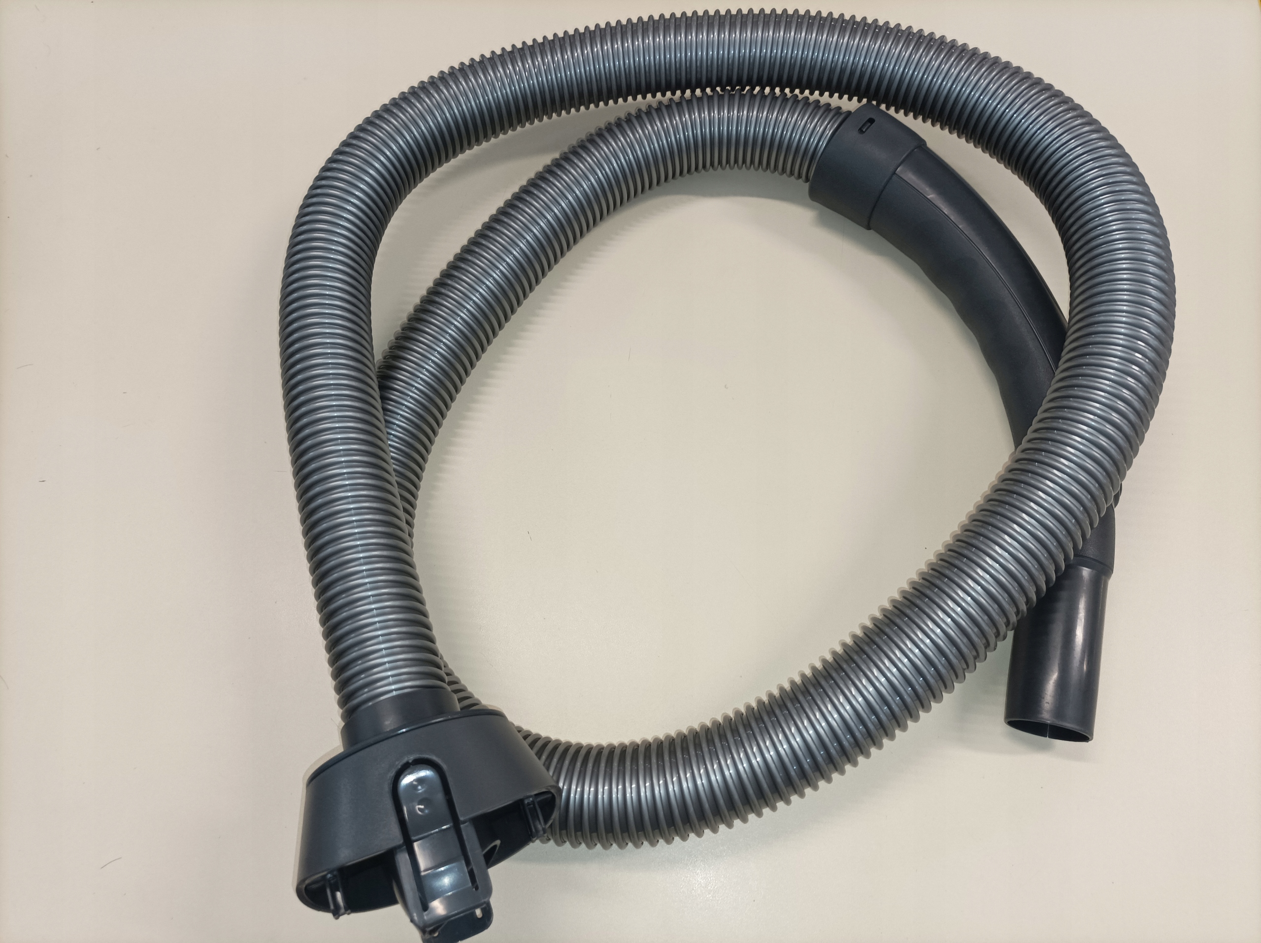 WĄŻ SSĄCY ODKURZACZA HOOVER XARION 35601621 Producent Hoover