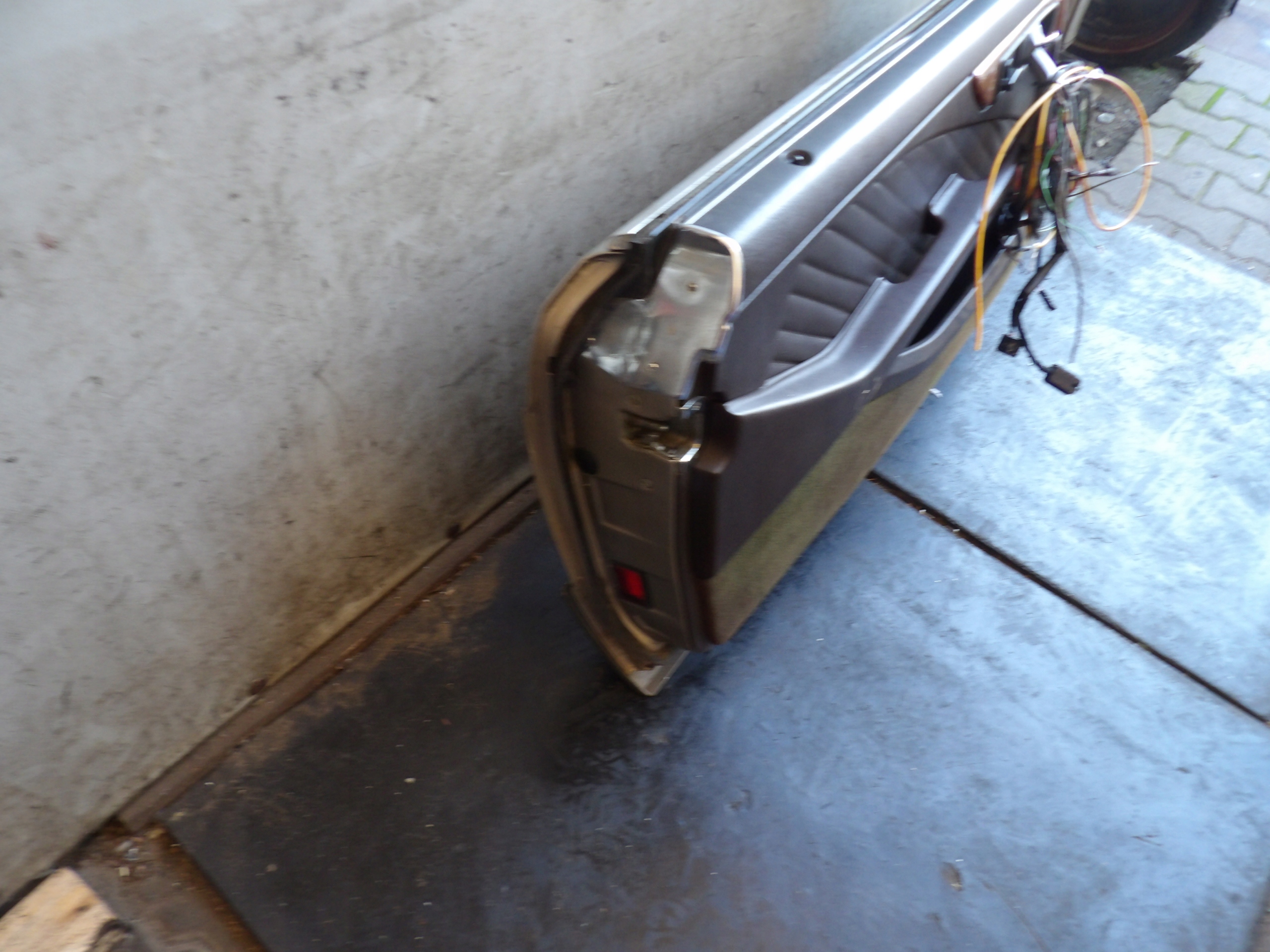 Mercedes W126 Coupe door front left lak. C273/1