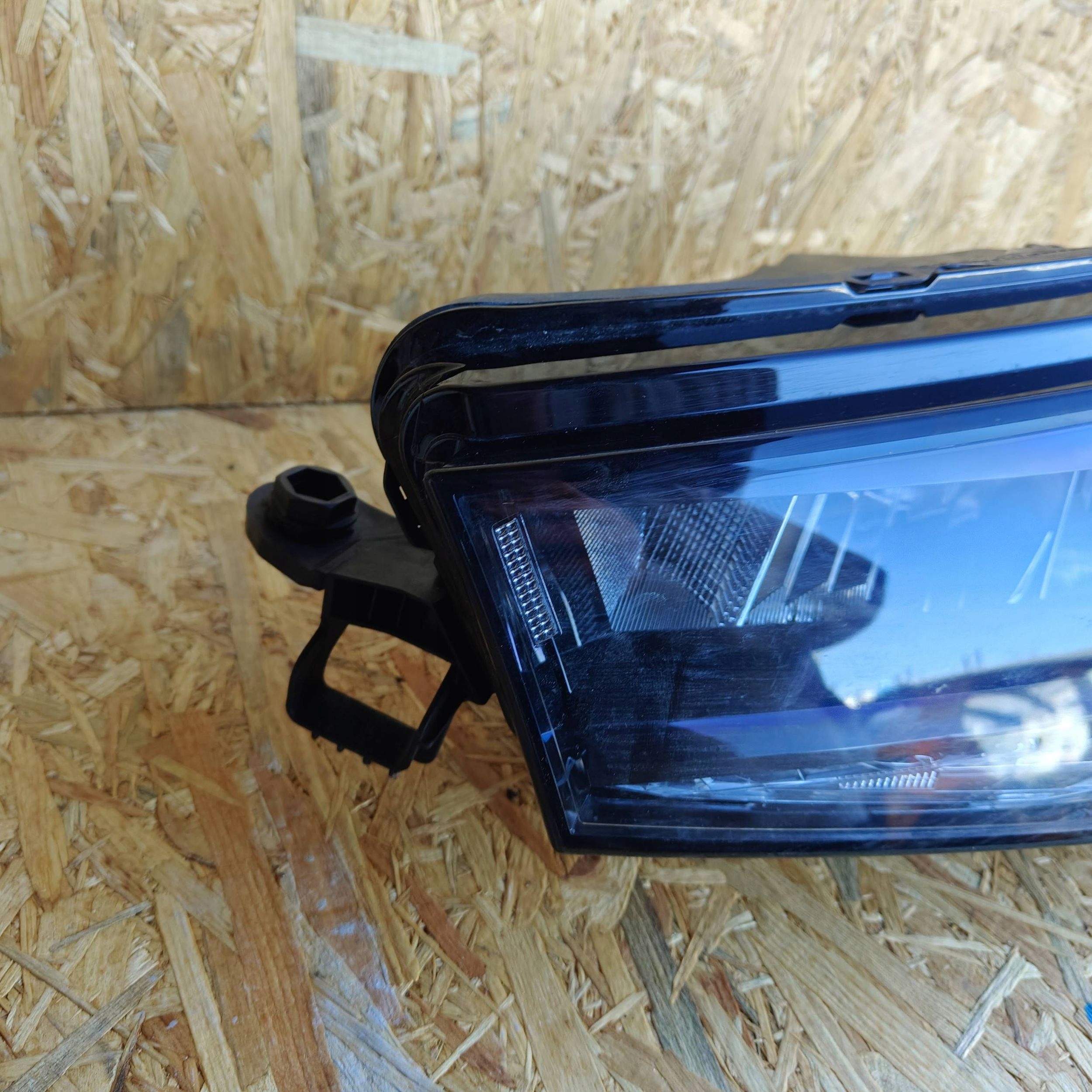 Reflektor front side left Skoda Fabia Mk4 (6VA) L449524D1E9