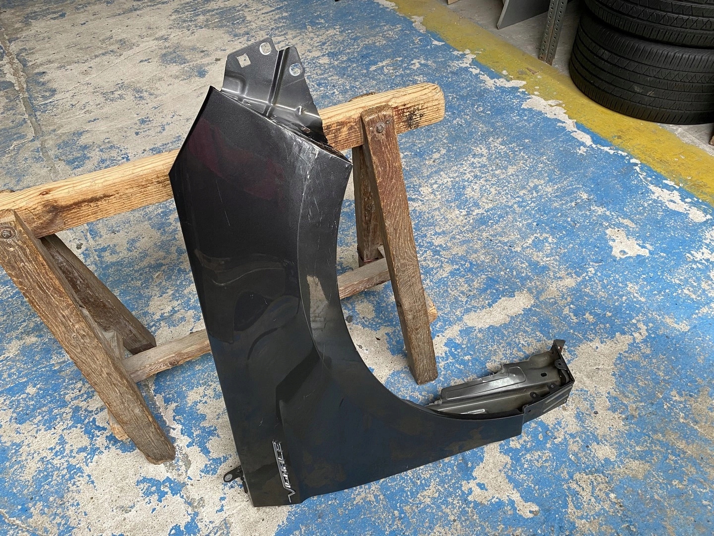 BŁOTNIK PRZEDNI PRAWY FORD EDGE MK2 2017 FT4B-R16A142AB