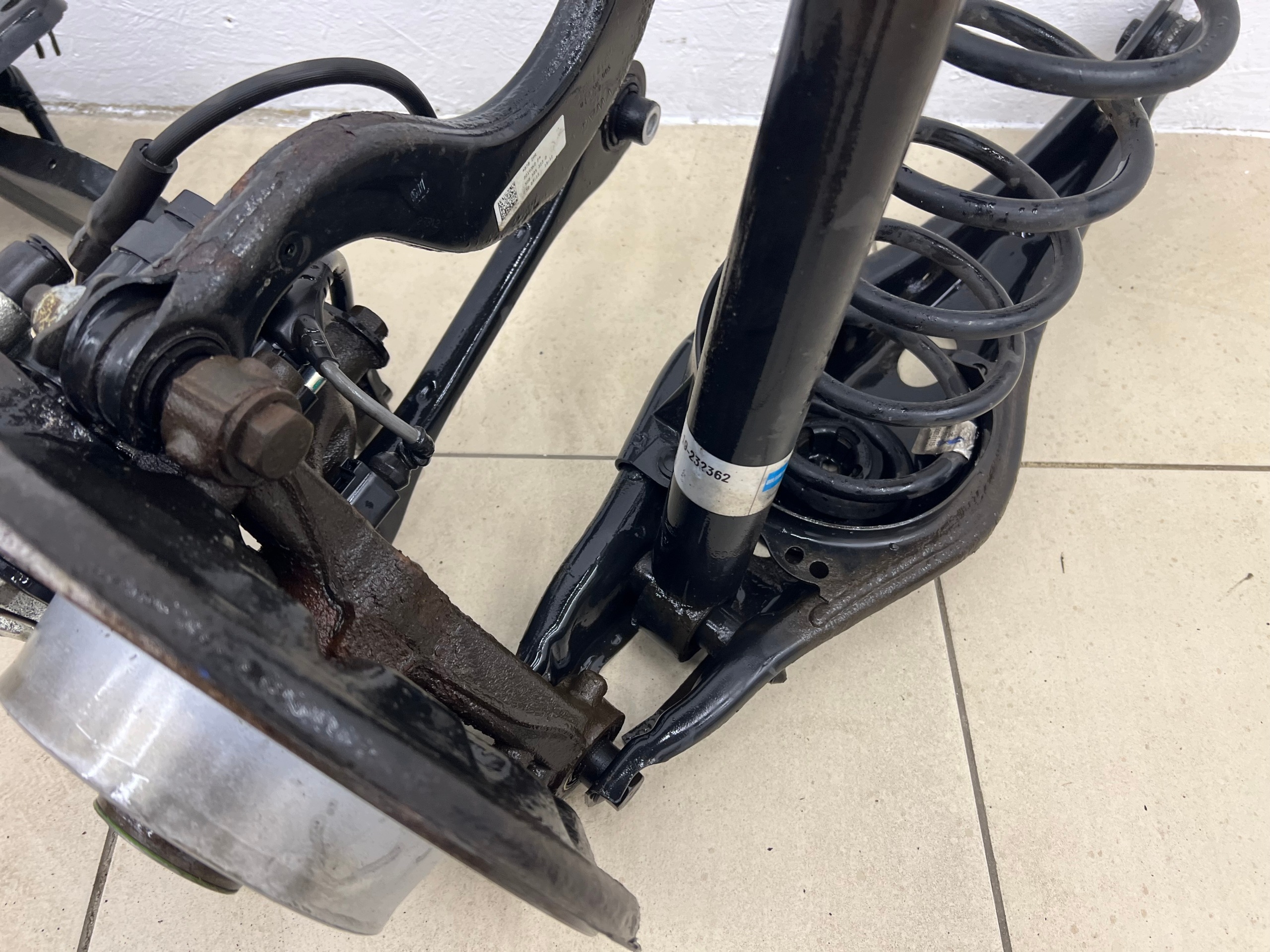 swing rear left complete AUDI A3 8V 2.0 TDI original 5Q0505225