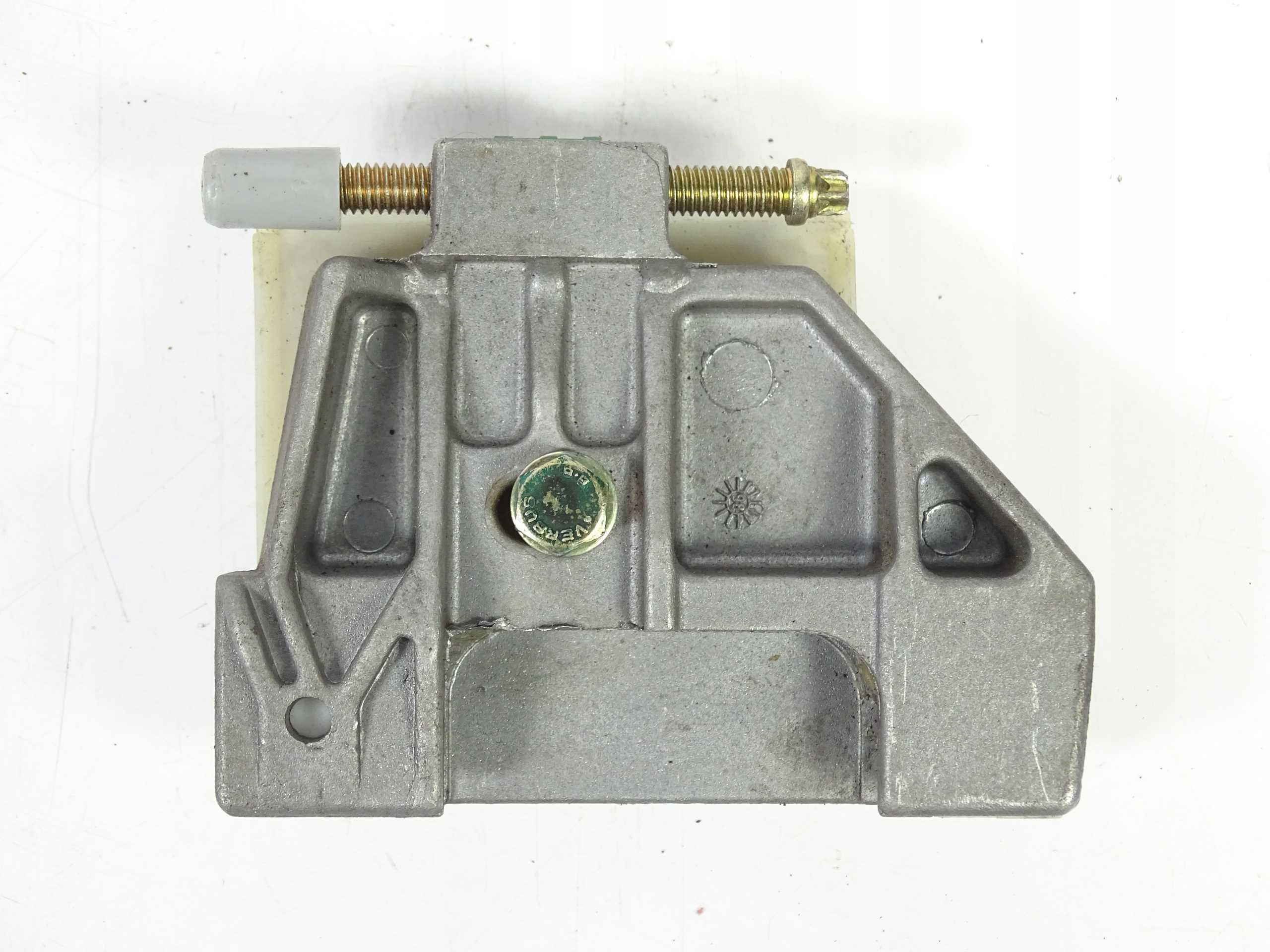 Mercedes W208 UCHWYT MOCOWANIE SZYBY LEWY PRZÓD