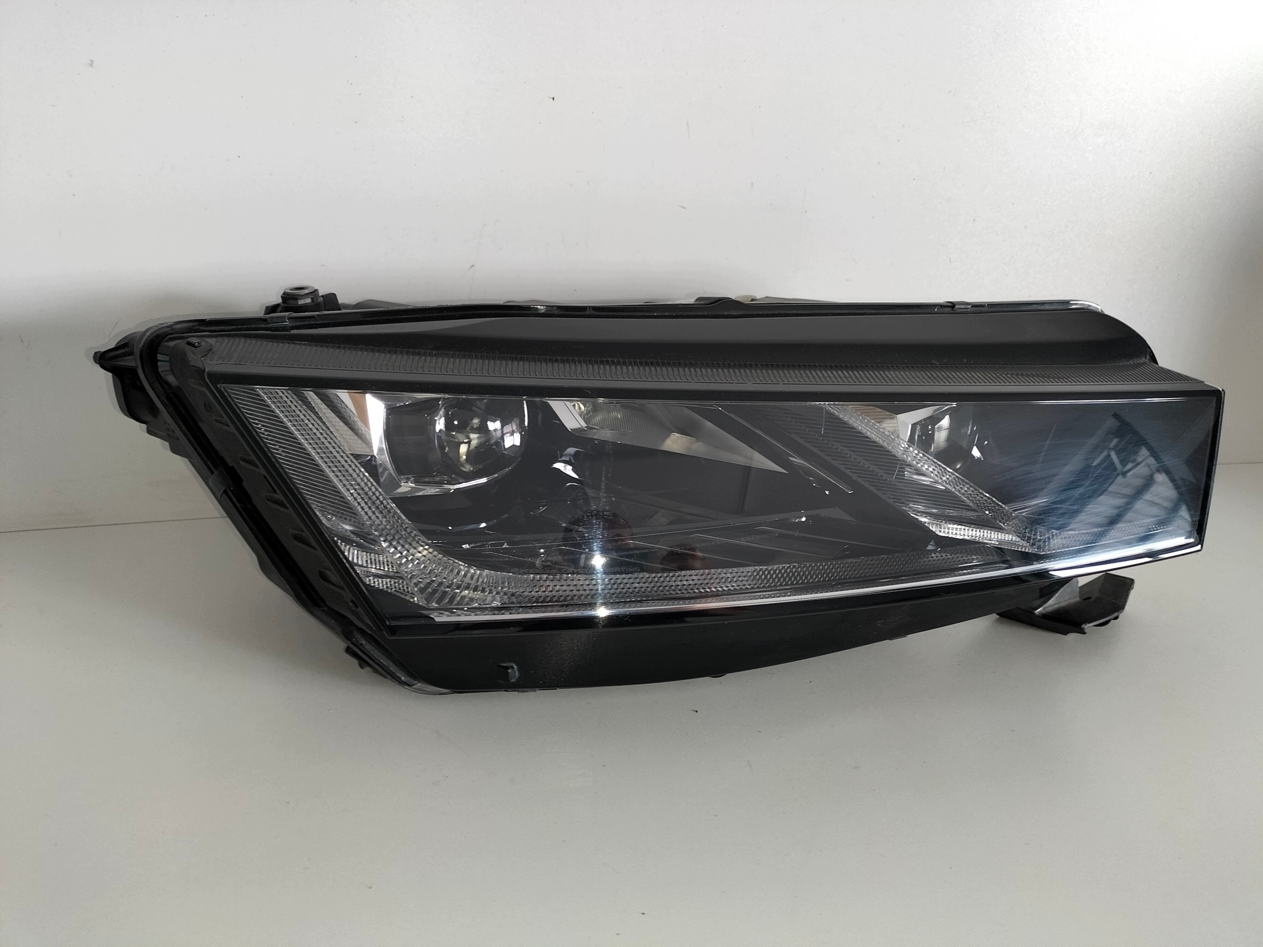 light front reflektor right SKODA OCTAVIA 4 IV 19- FULL LED