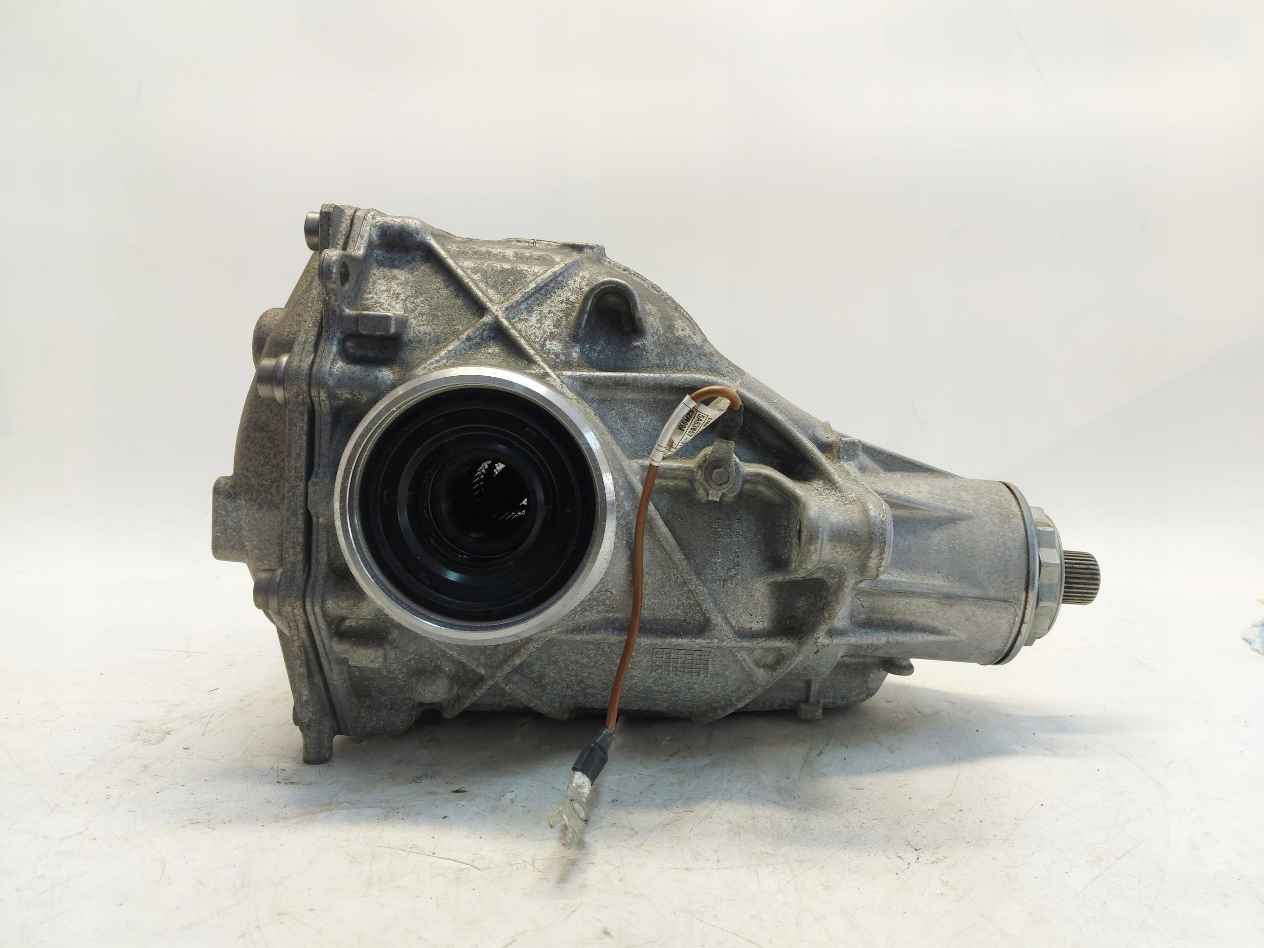 BMW 5 G60 530E x-drive differential rear diff differential 8867498