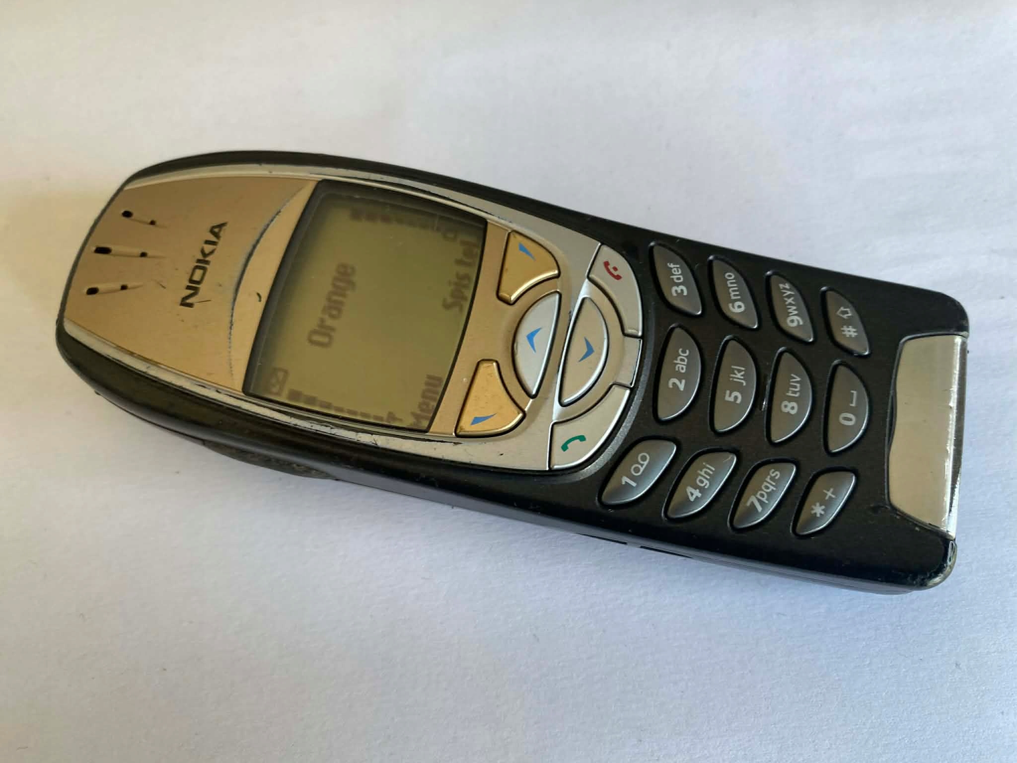 Мобильный телефон Nokia 6310i 4 МБ / 1 МБ 2G серебро