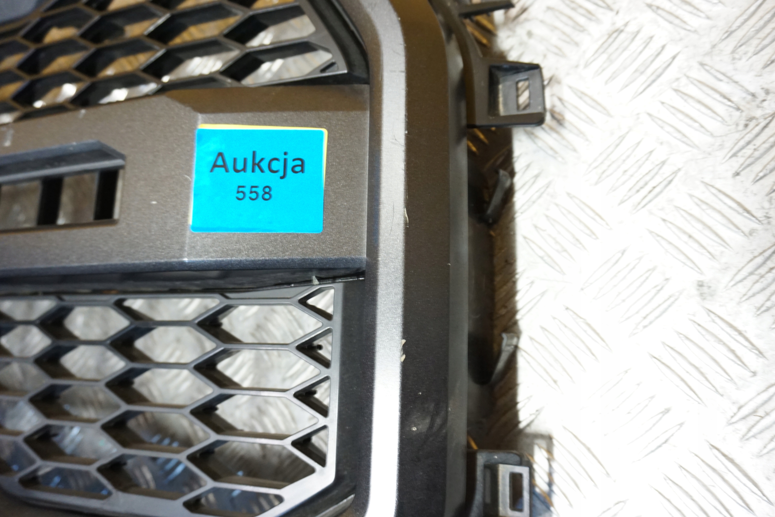 FORD F150 RAPTOR 2017 - 2020 Atrapa Przód Grill HL3V 8200 USA Strona zabudowy przód