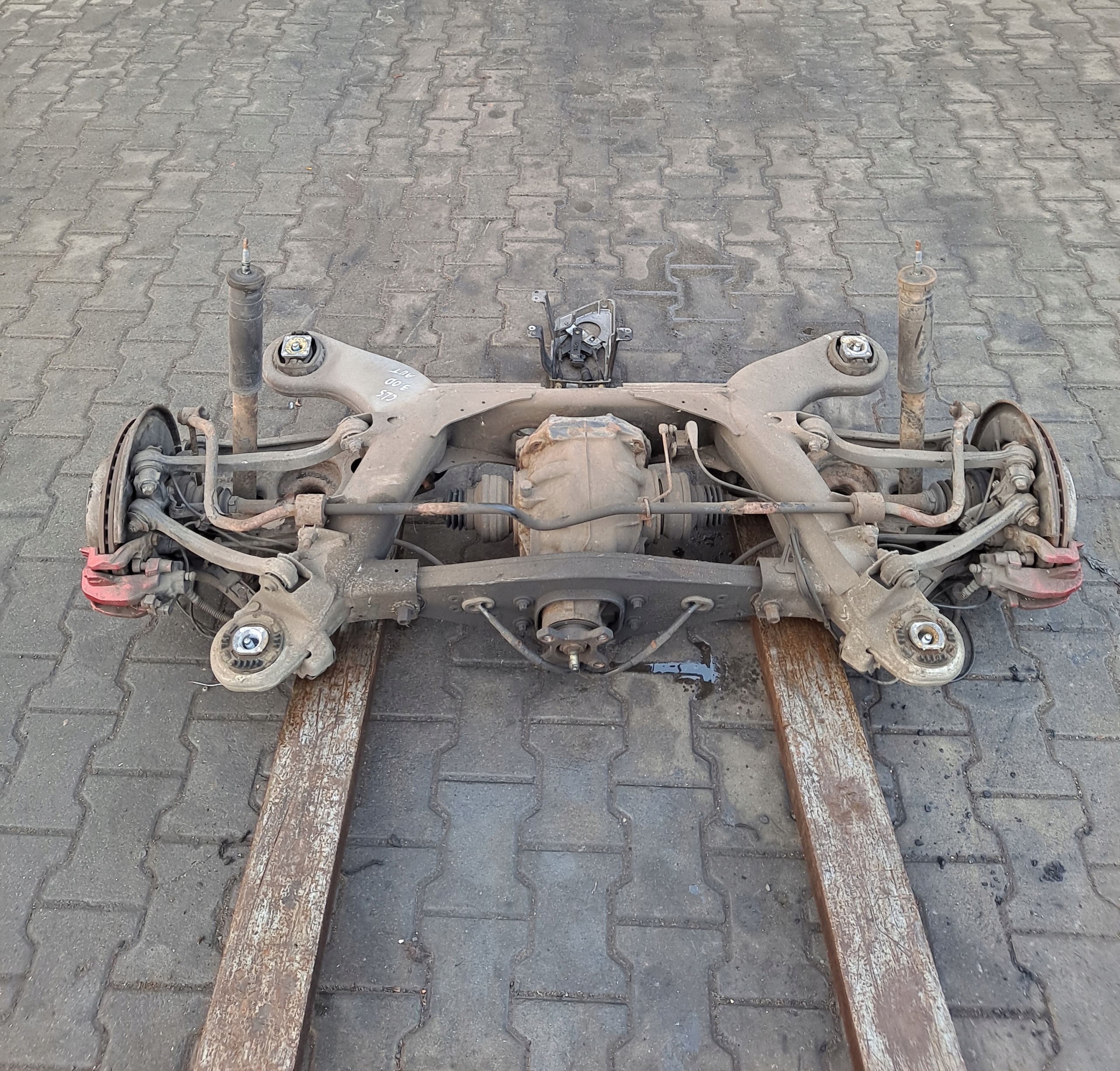 BELKA ZAWIESZENIE TYŁ MOST DYFER TYŁ CLS C219 3.0