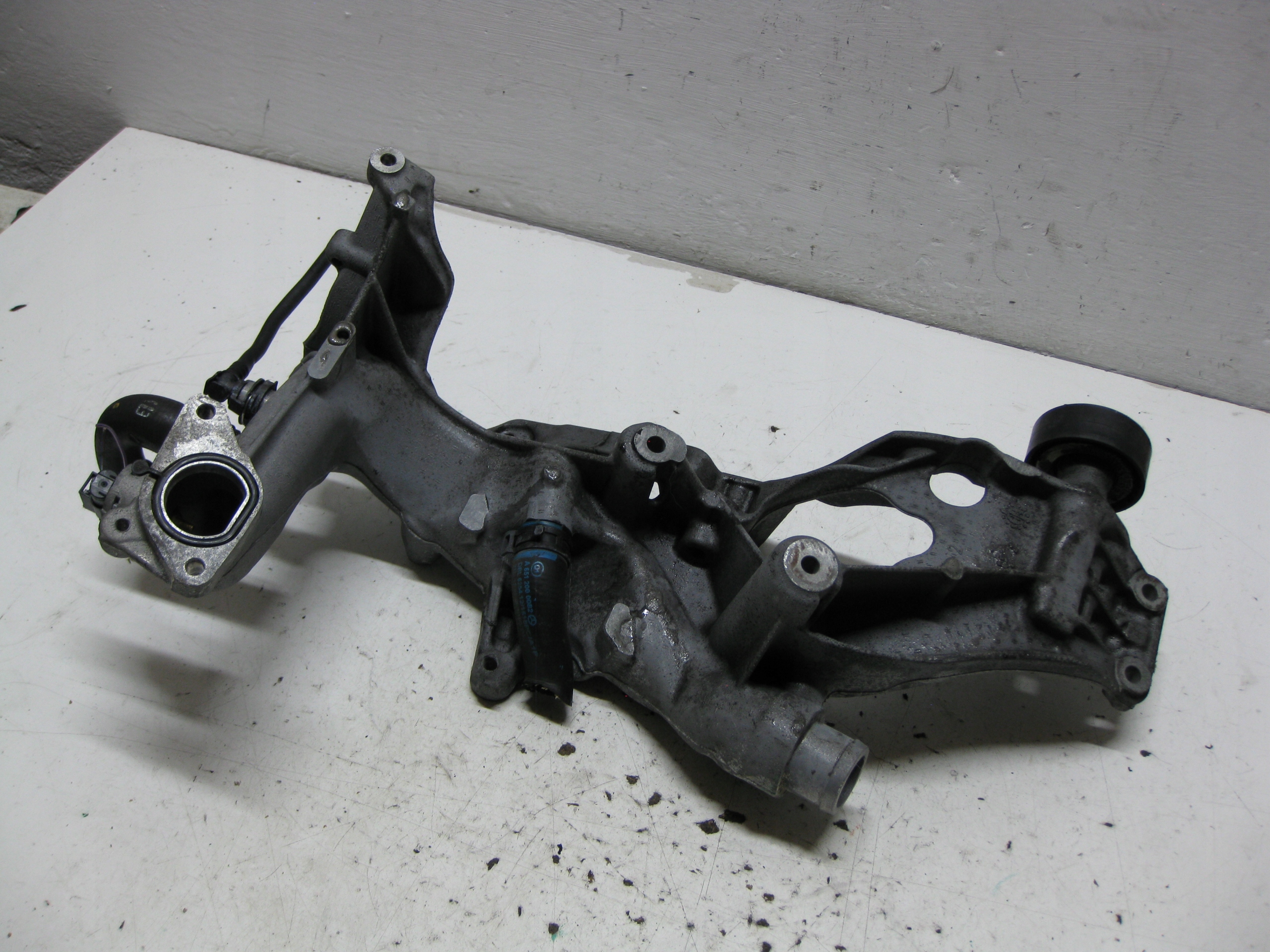 MERCEDES W246 2.2 CDI 14R Support Support plaque Moteur A6512011709