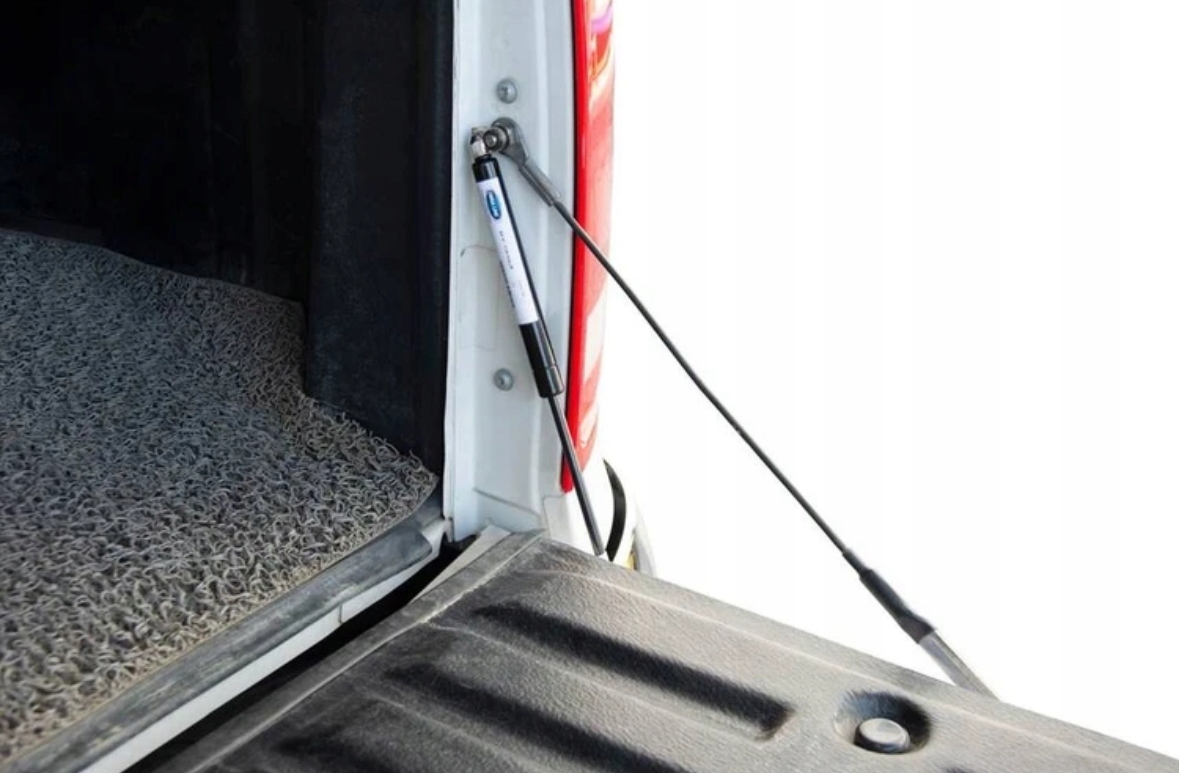 Siłowniki x2 klapy tylnej Toyota Hilux 2015-