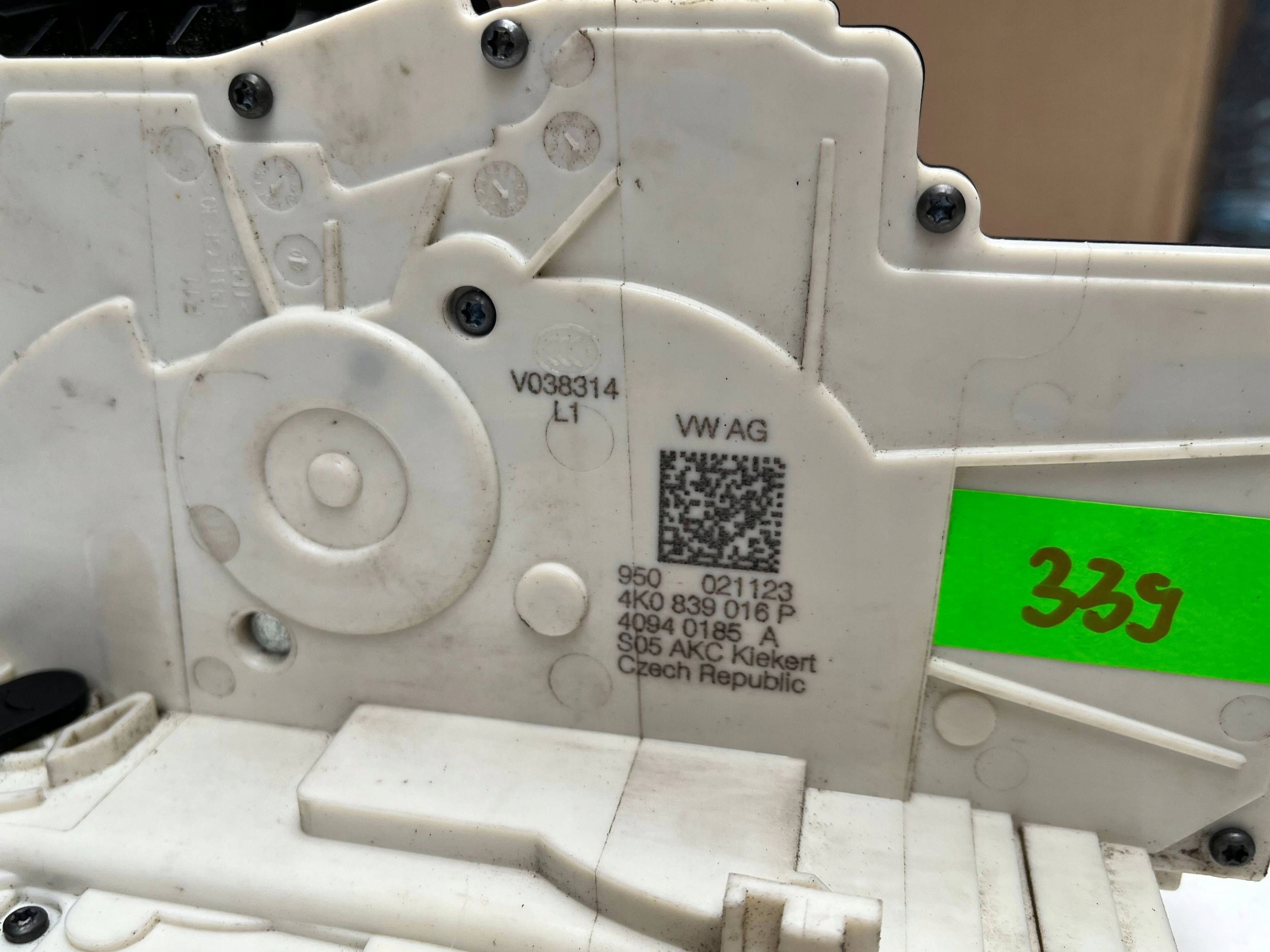 AUDI A7 4K8 lock door right rear part 4K0839016P !J