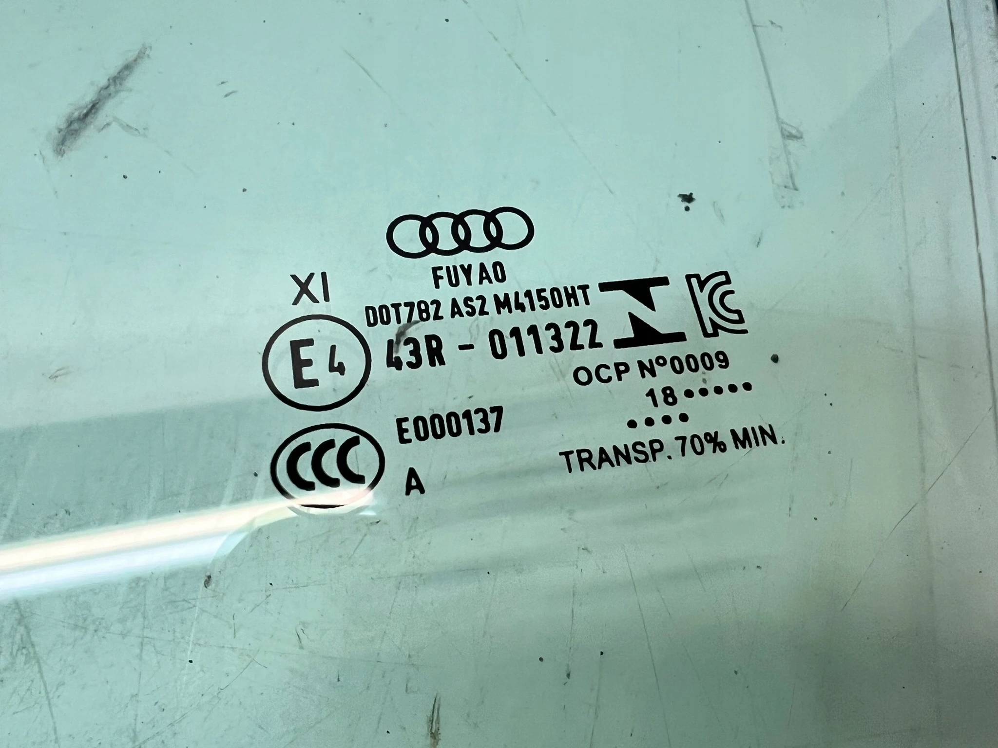 window side door left front AUDI A6 C8 PODWOJNA 4K0845021