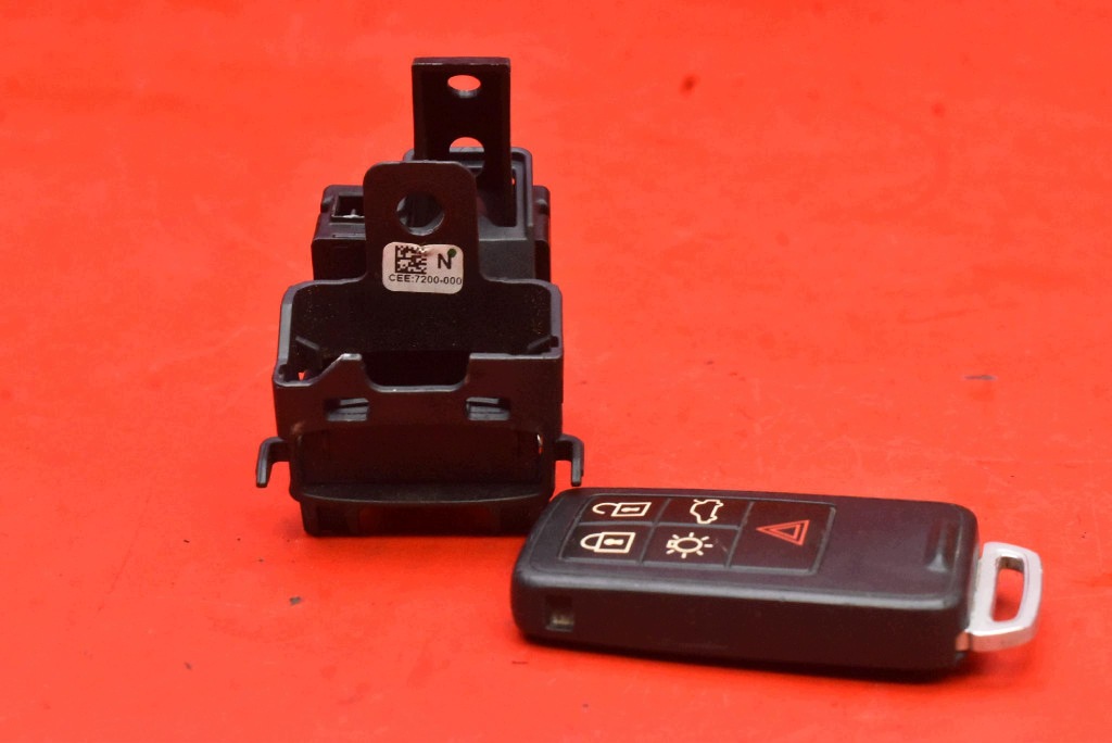 button START/STOP key AH4N-15607-AE VOLVO V40 2 II 1.6 D2 114KM 12-16
