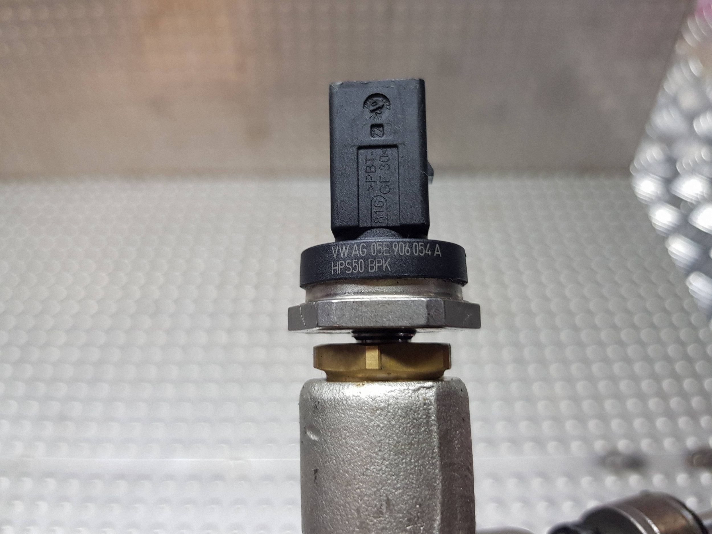 injection ramp nozzle 05C036 05C133320A A1 82A ARONA SCALA 1.0 TSI