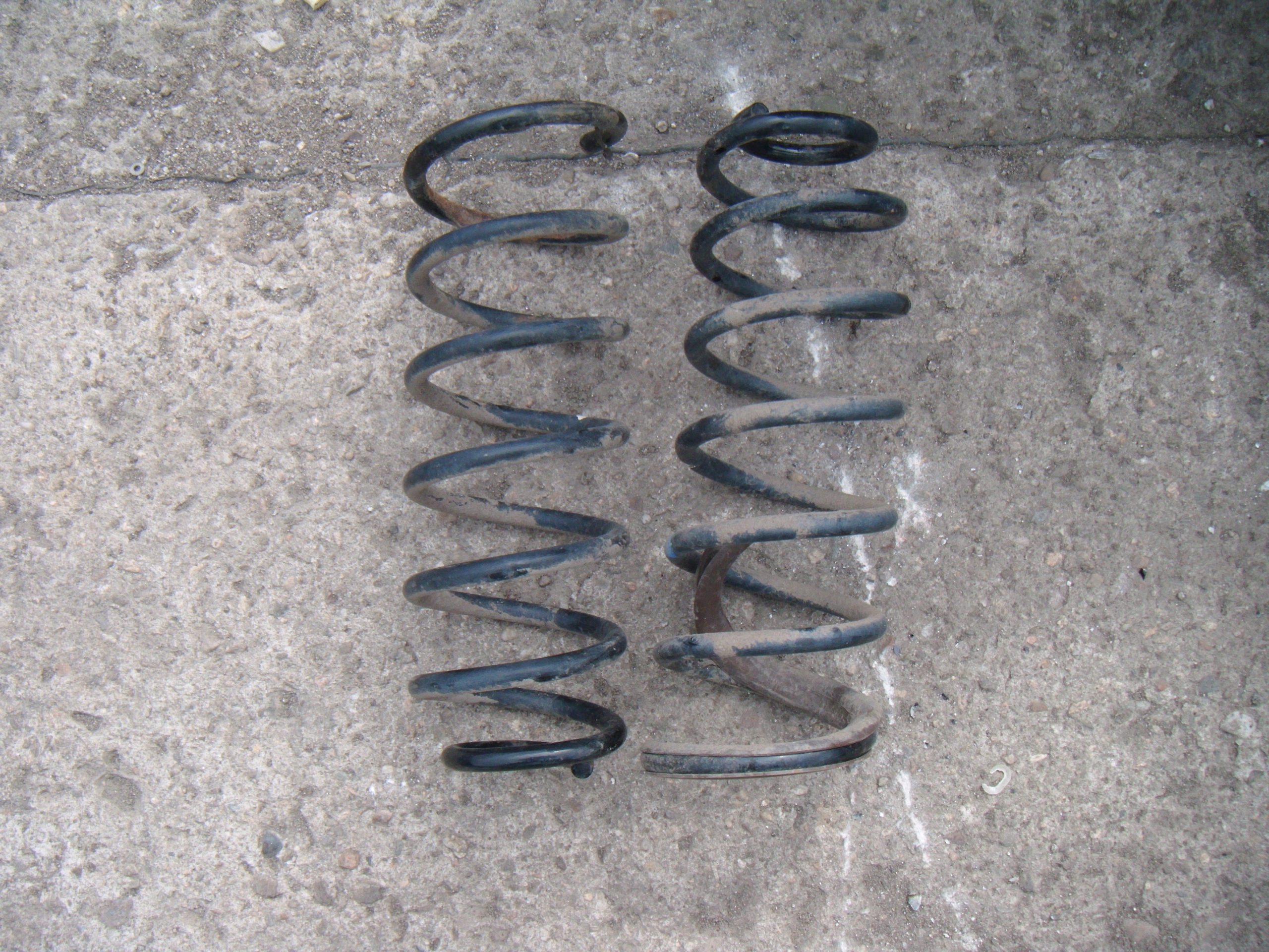 PEUGEOT 5008 I 1.6 THP 09-17 SPRĘŻYNY TYŁ KOMPLET