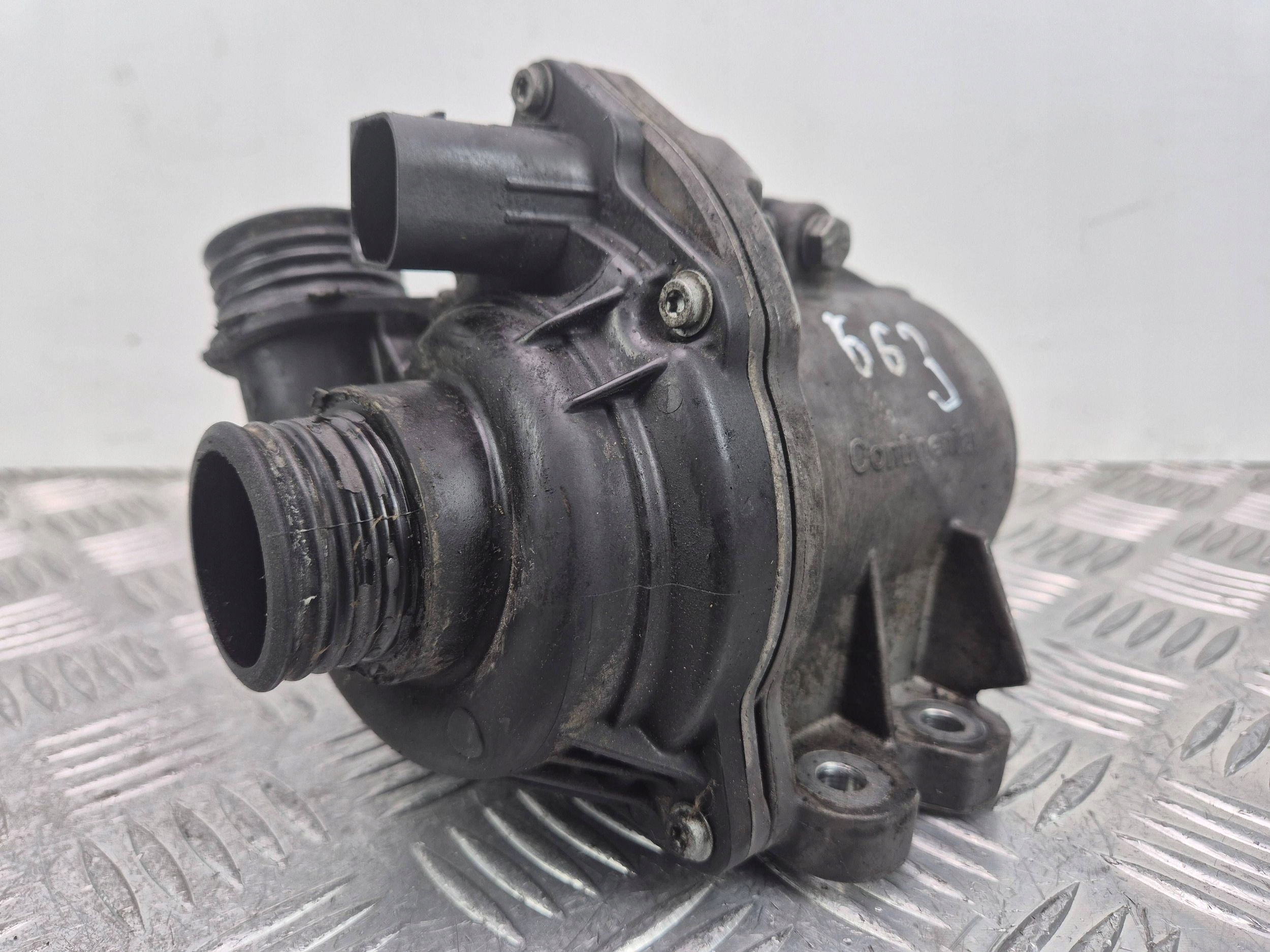 BMW X5 E70 xDrive 40i N55 water pump 7632426