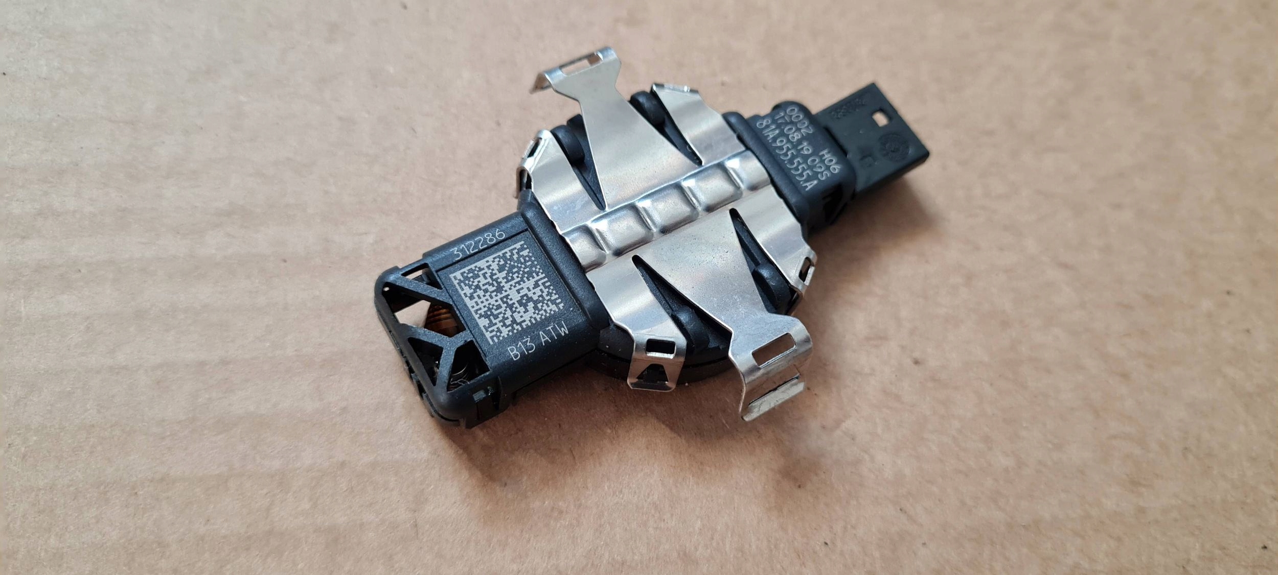 A4 B9 8W LIFT sensor SENSOR rain 81A955555A A5 8W Q5 Q7 Q3 83A