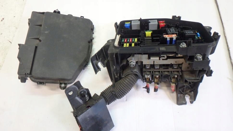 MERCEDES A KLASA W 177 SKRZYNKA BEZPIECZNIKÓW A1775404707 Numer katalogowy części A1775404707