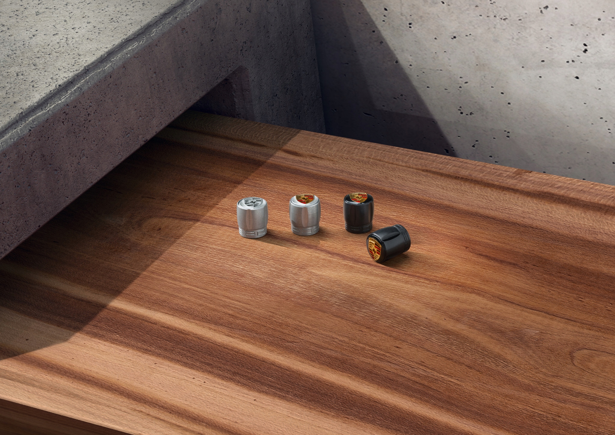 Гайки на вентиле Porsche серебряные