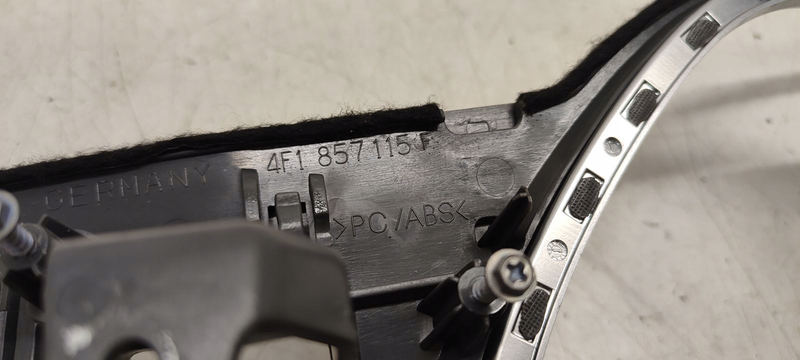 frame cover of the dial Audi A6 C6