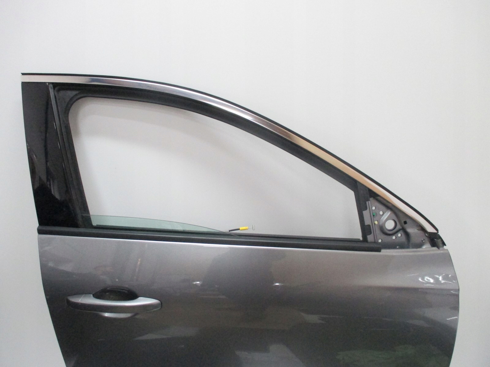door right front RENAULT AUSTRAL 22R