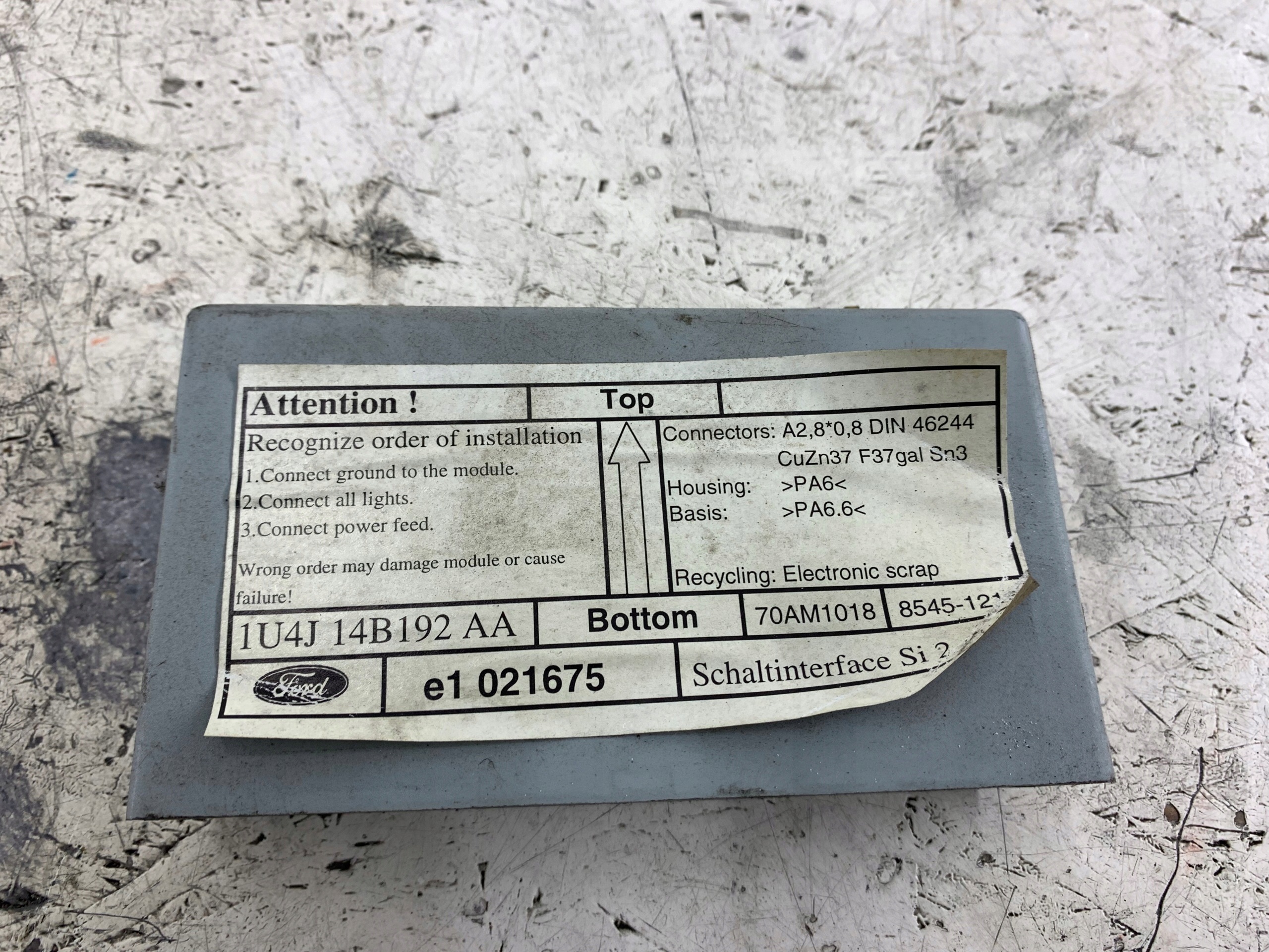 FORD FIESTA MK6 module HAKA attelage 1U4J14B192AA