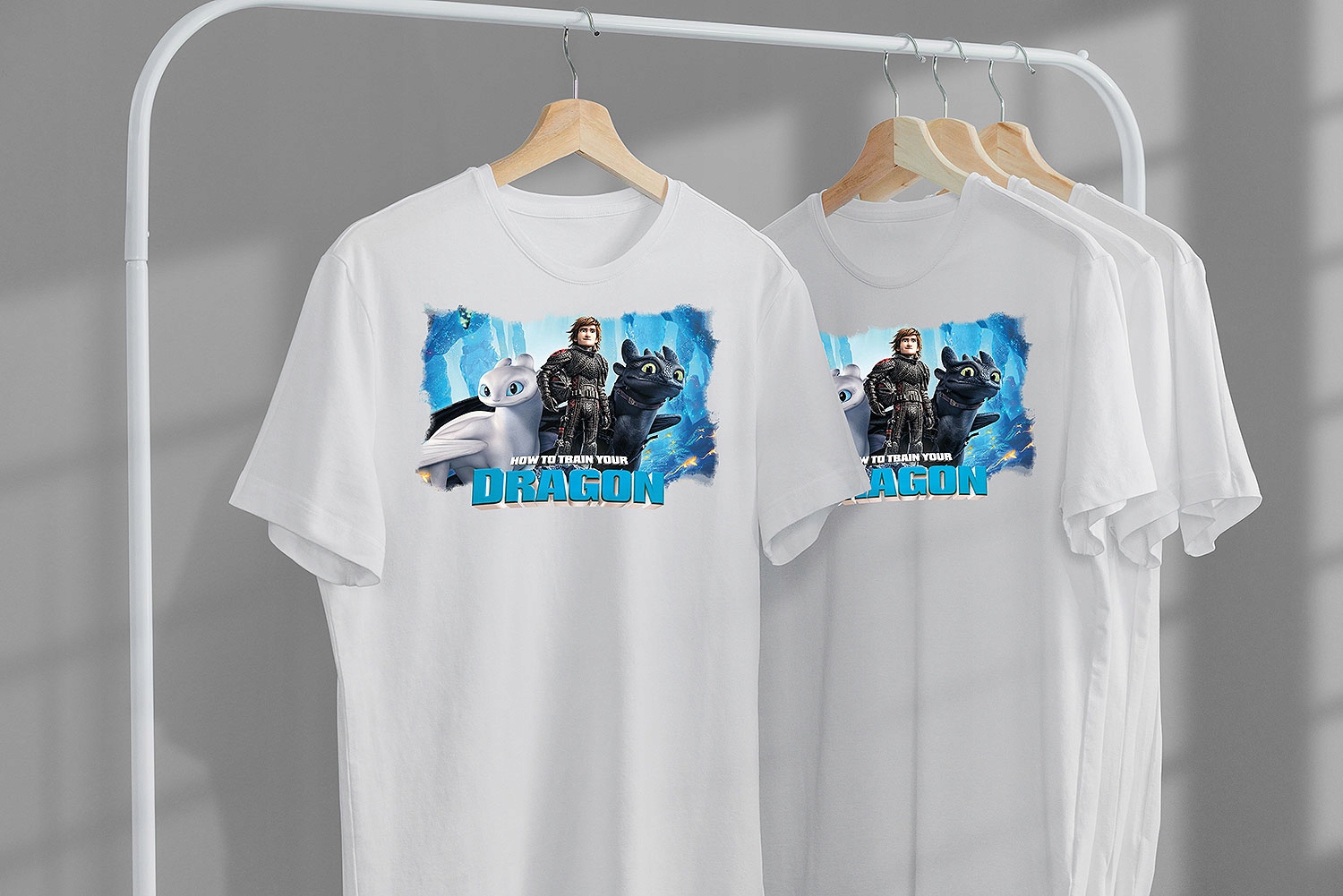 ZESTAW 3W1 KOSZULKA DLA DZIECI TATUAŻE NAKLEJKI JAK WYTRESOWAĆ SMOKA 140 Kolor dominujący biały