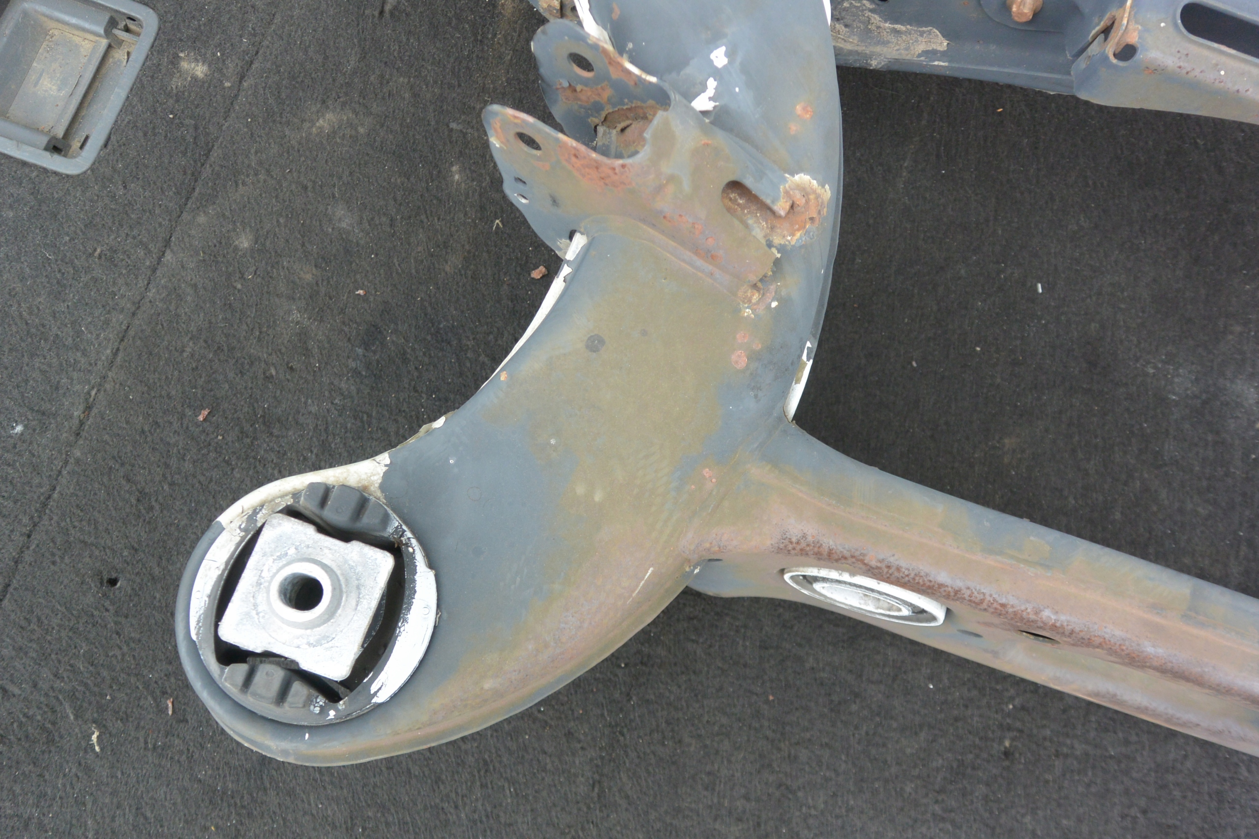 SANKI WÓZEK TYŁ MERCEDES W212 E-KLASA Producent części Mercedes-Benz OE