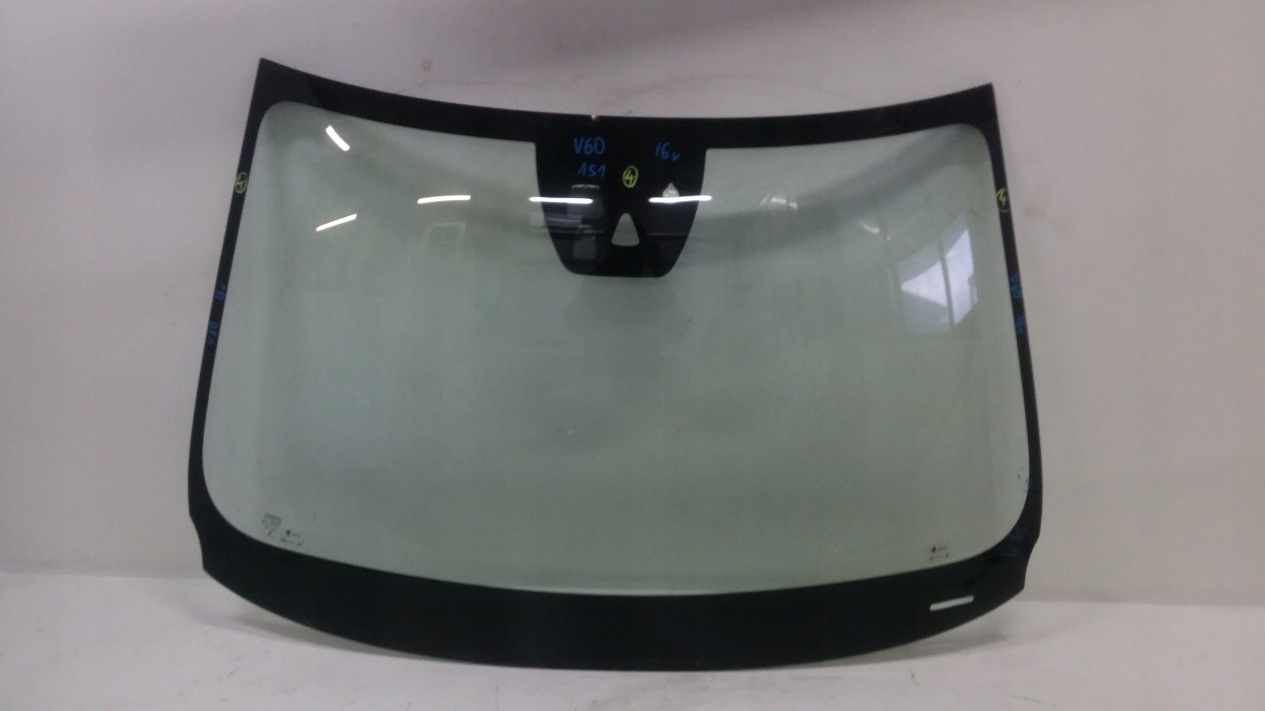 VOLVO V60 LIFT 14-18 лобовое стекло переднее orig 16r