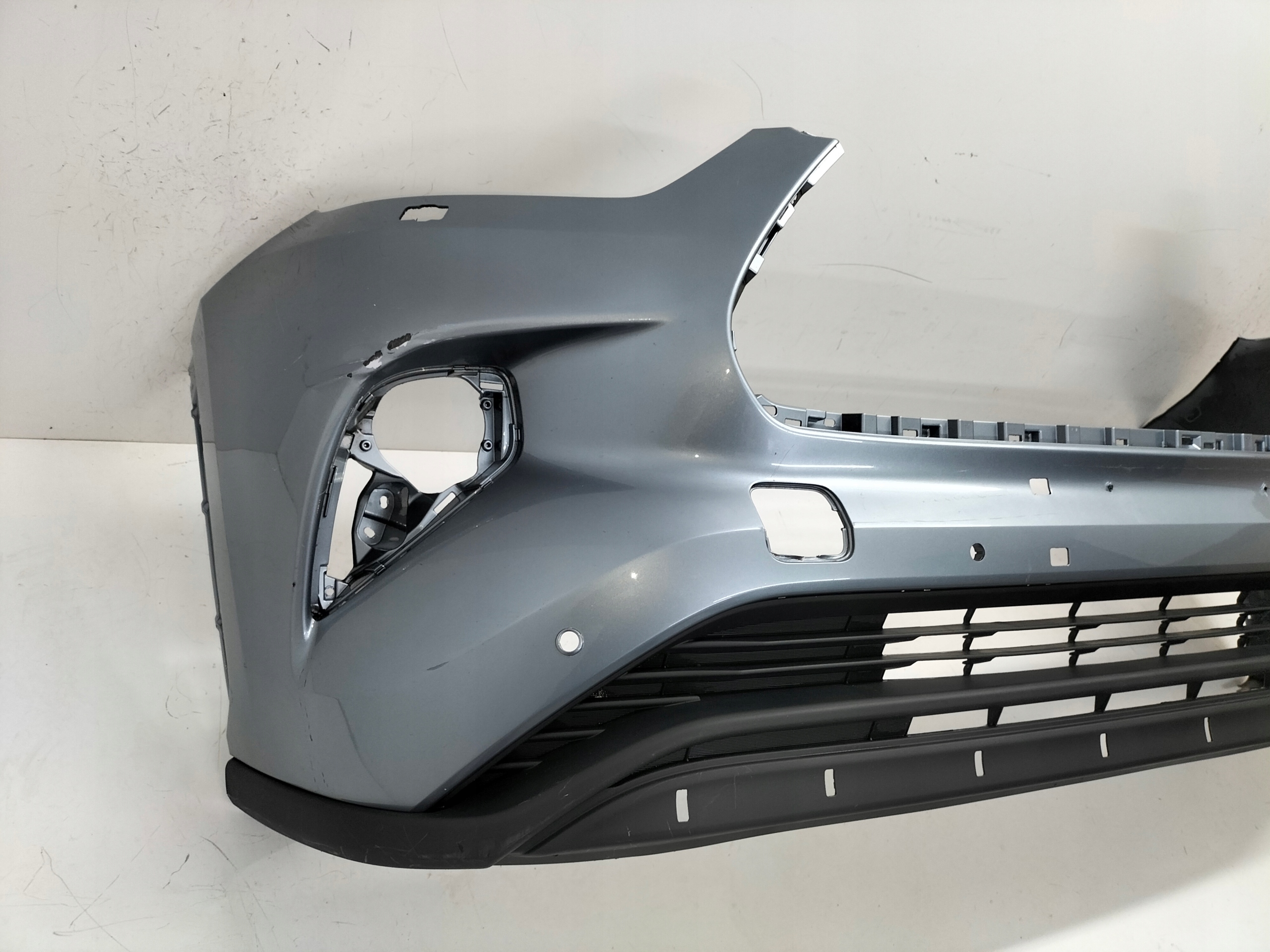 front bumper front TOYOTA HIGHLANDER IV 19