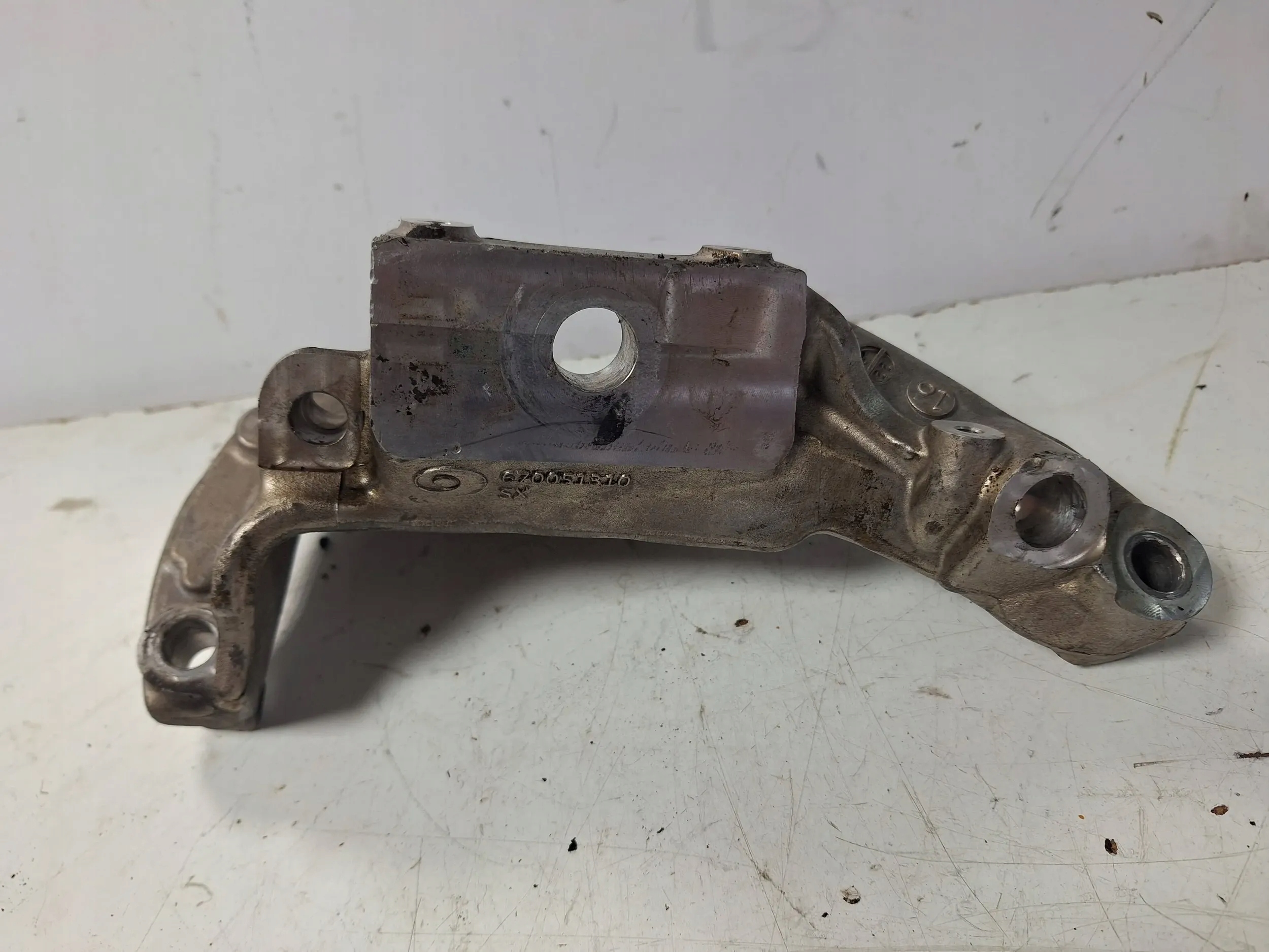 engine mount left 670051310 Alfa Romeo Giulia QV 2.9i