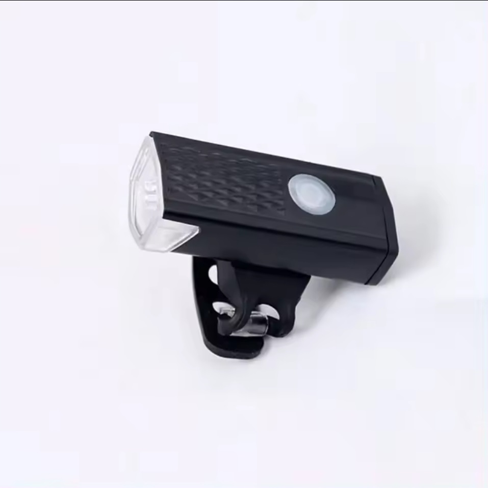 MOCNA Lampka Rowerowa PRZÓD LED na kierownicę 600lm WODOODPORNA AKUMULATOR Marka DSJ